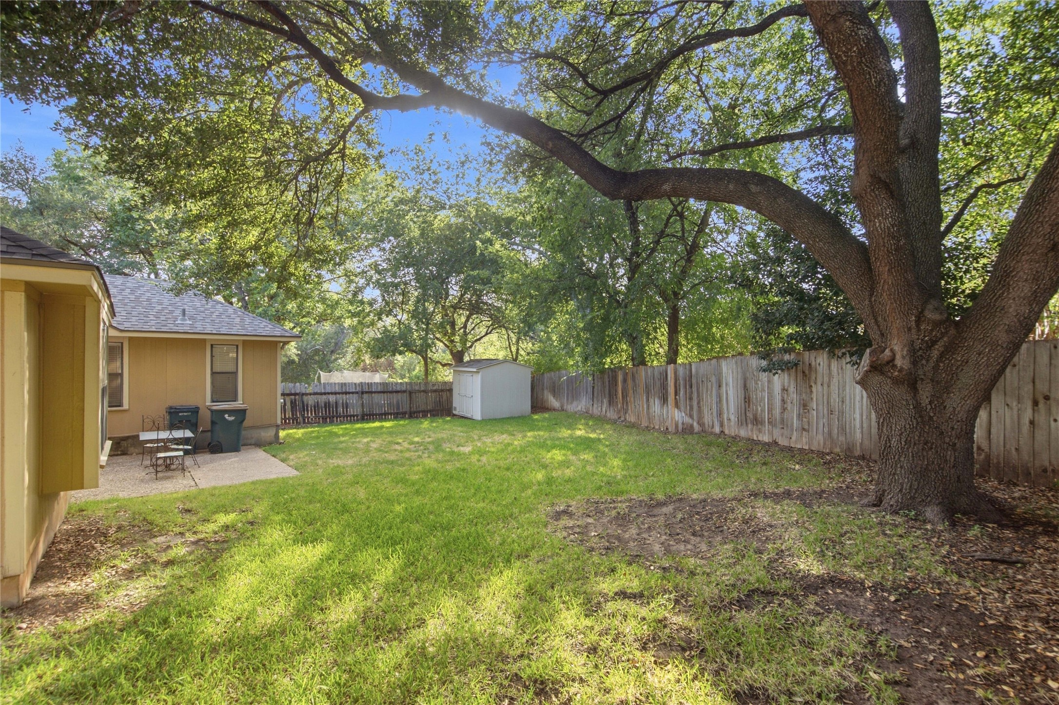 main property photo 25