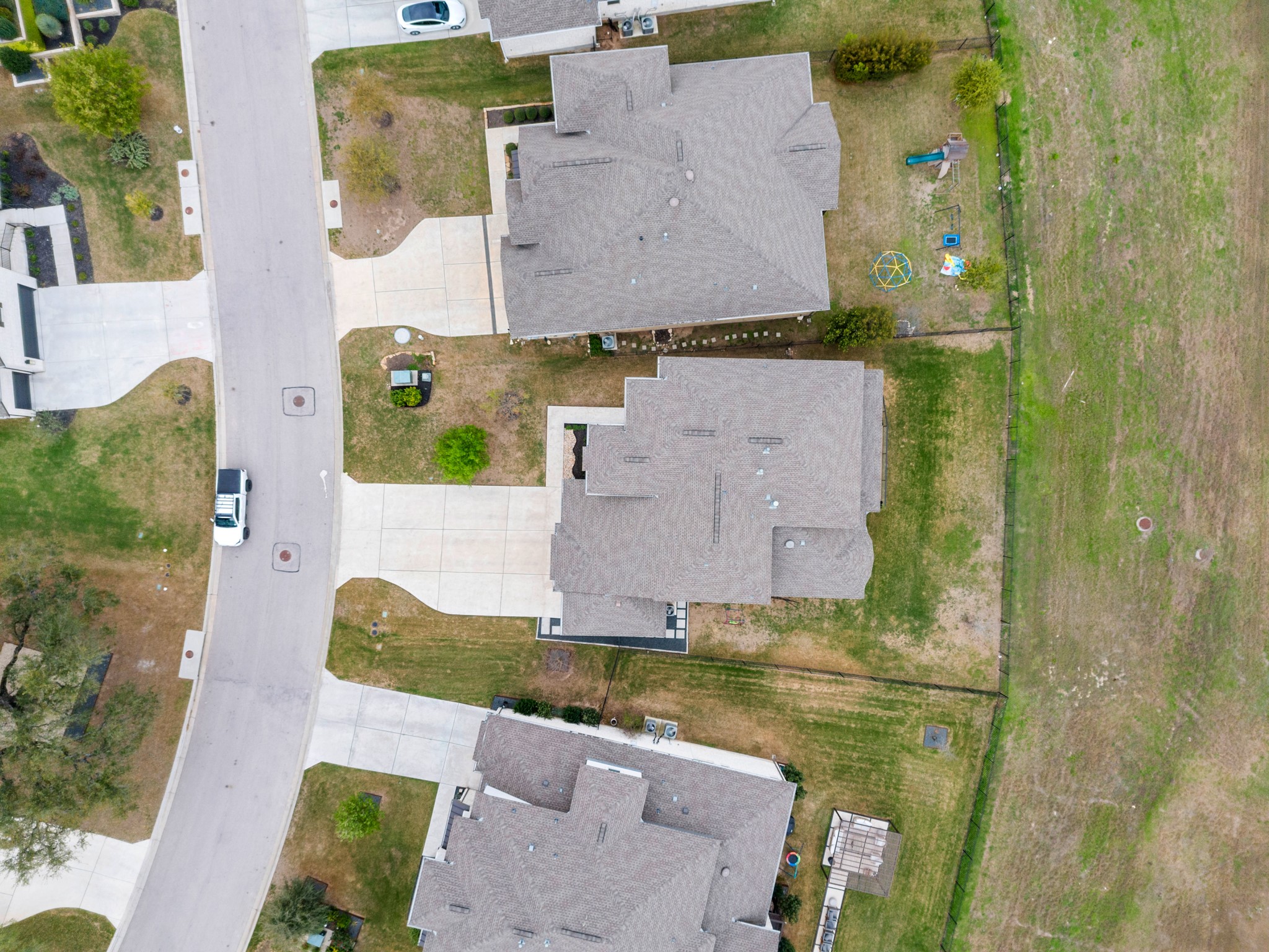 main property photo 37