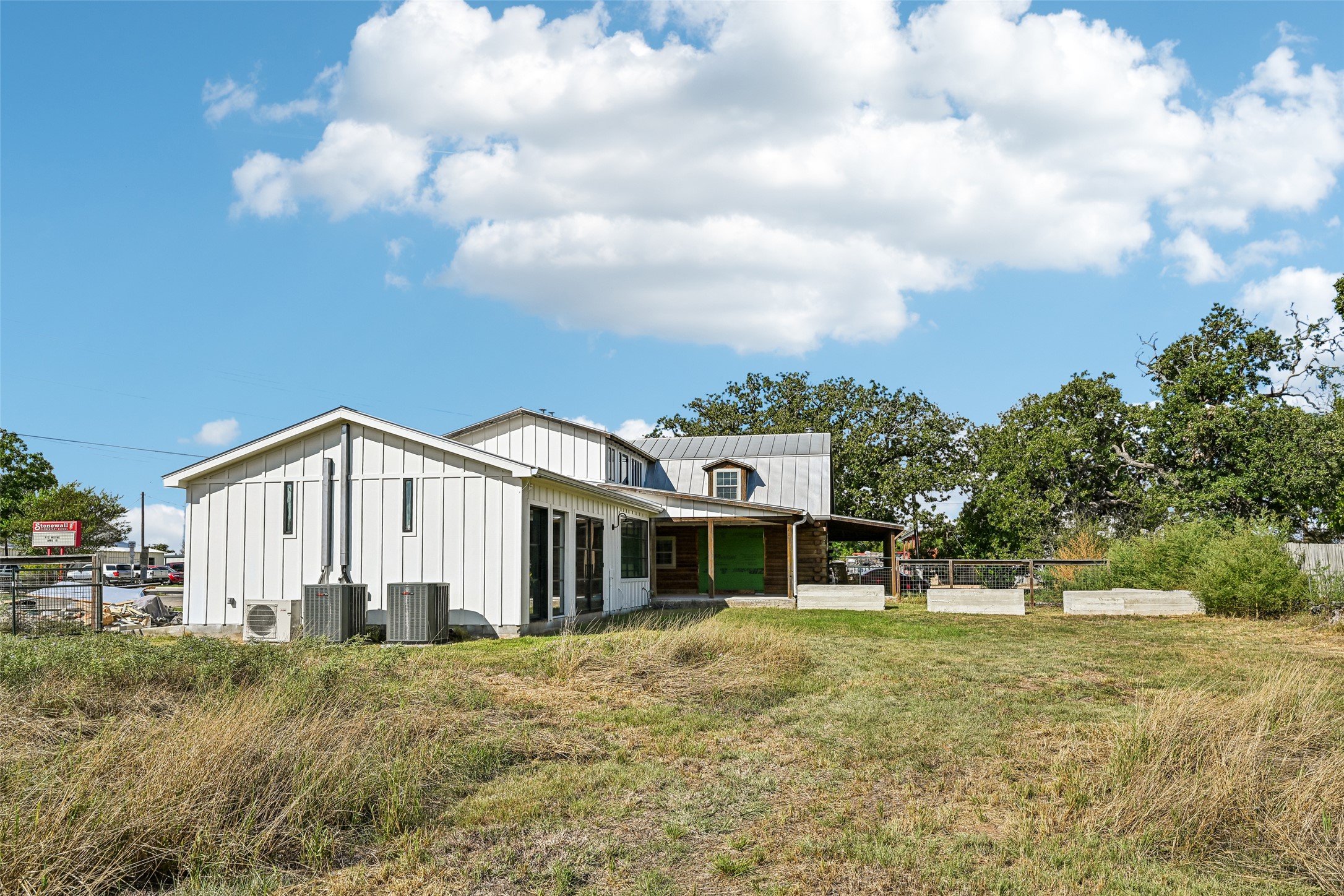 main property photo 37