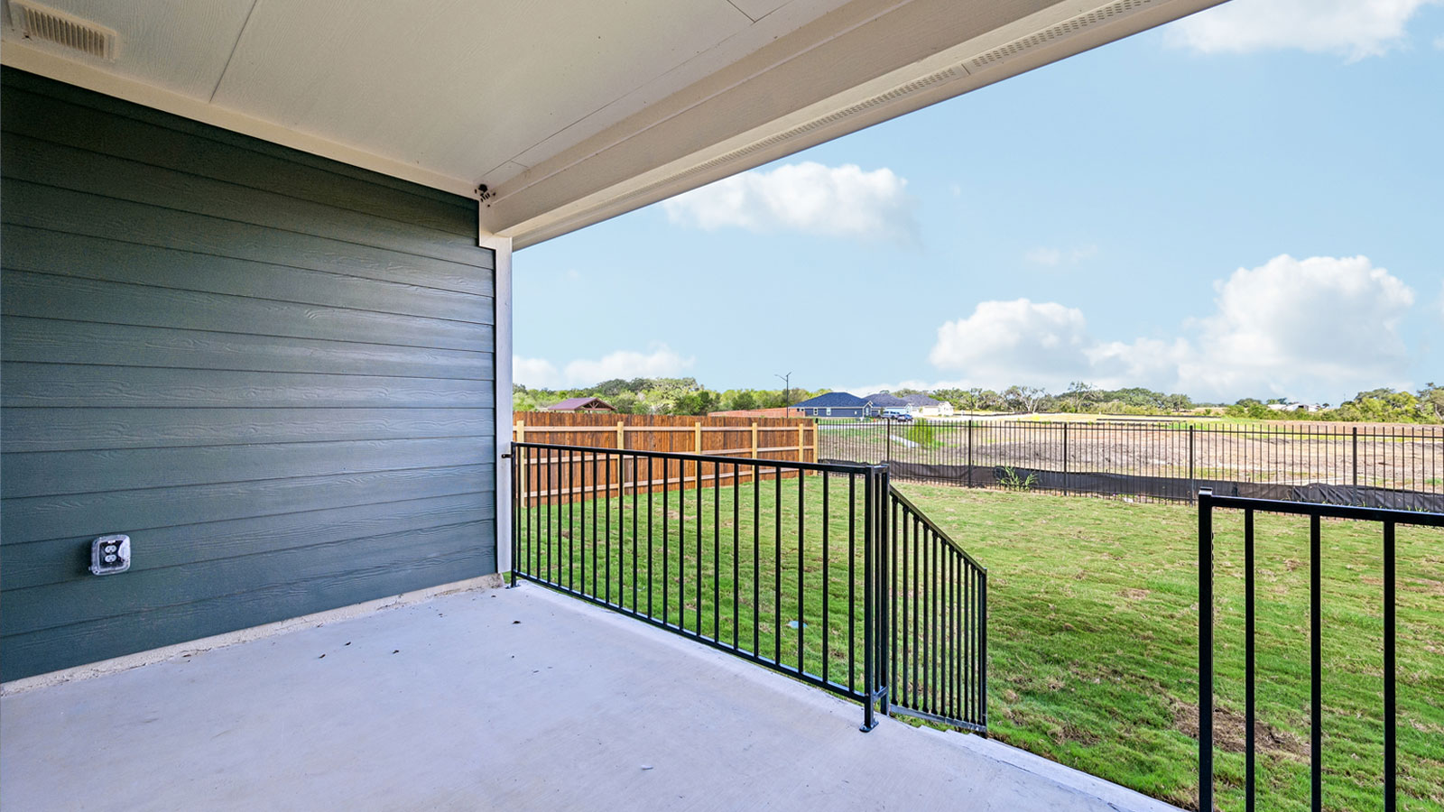 main property photo 32