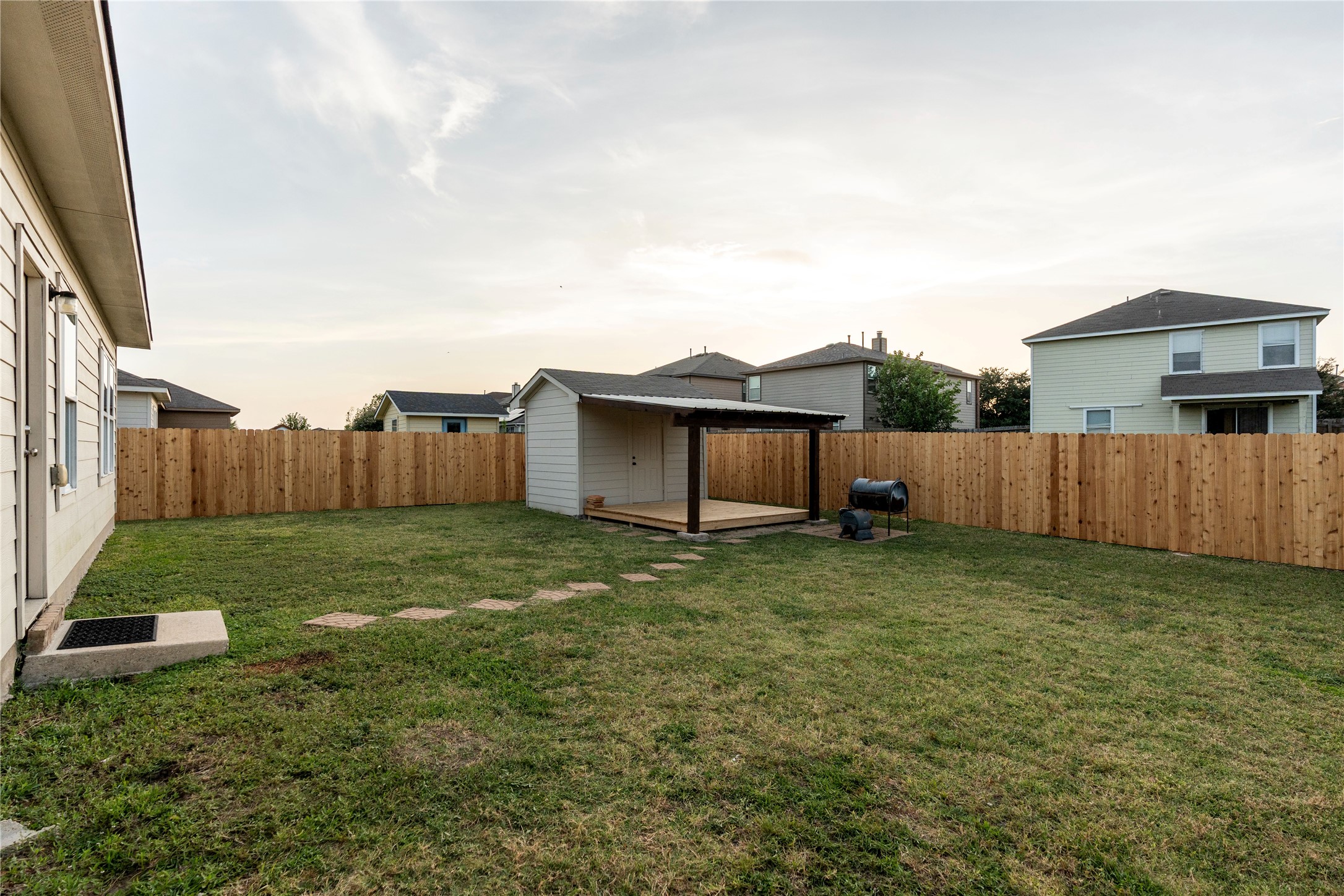 main property photo 20