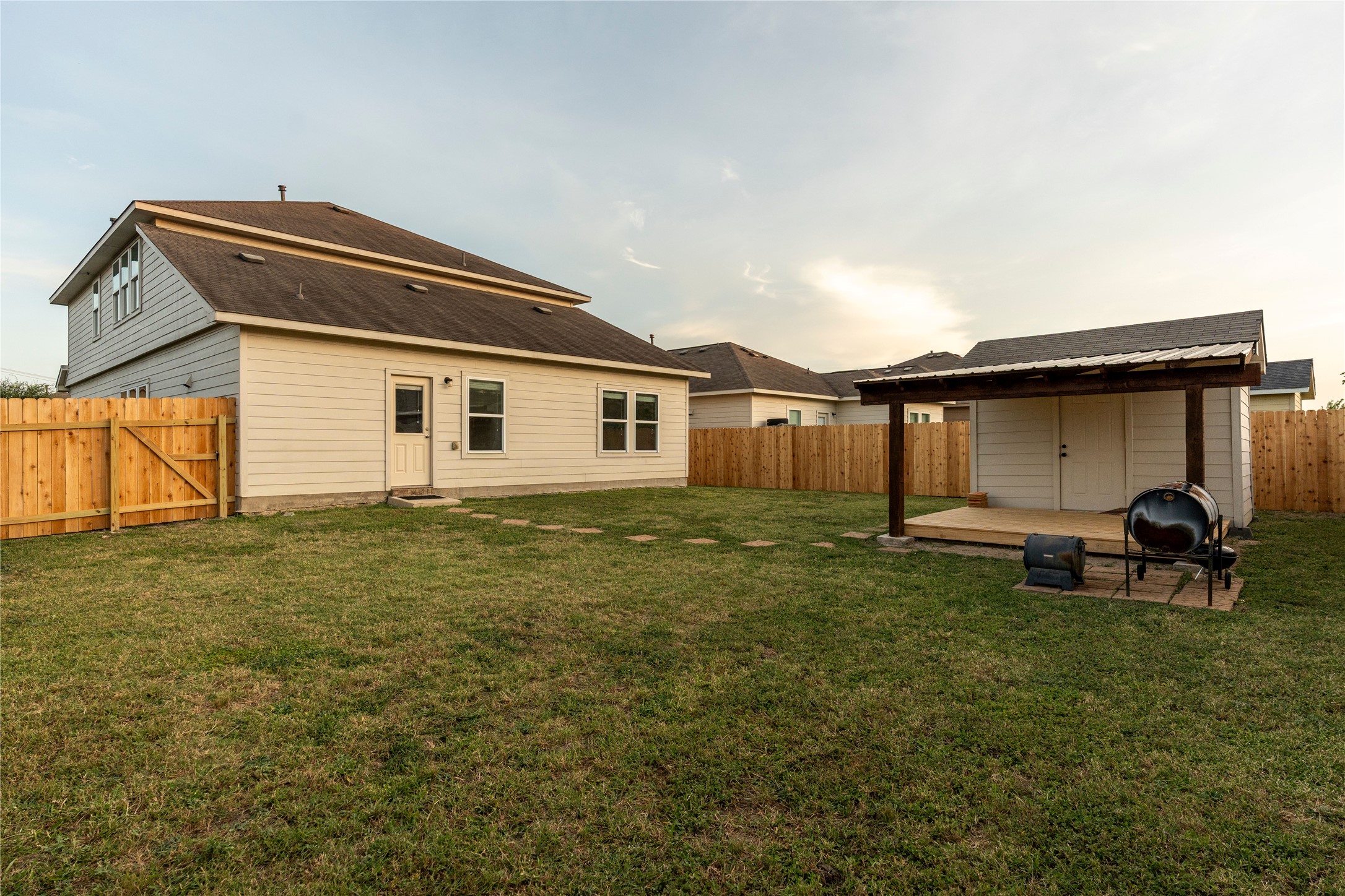 main property photo 21