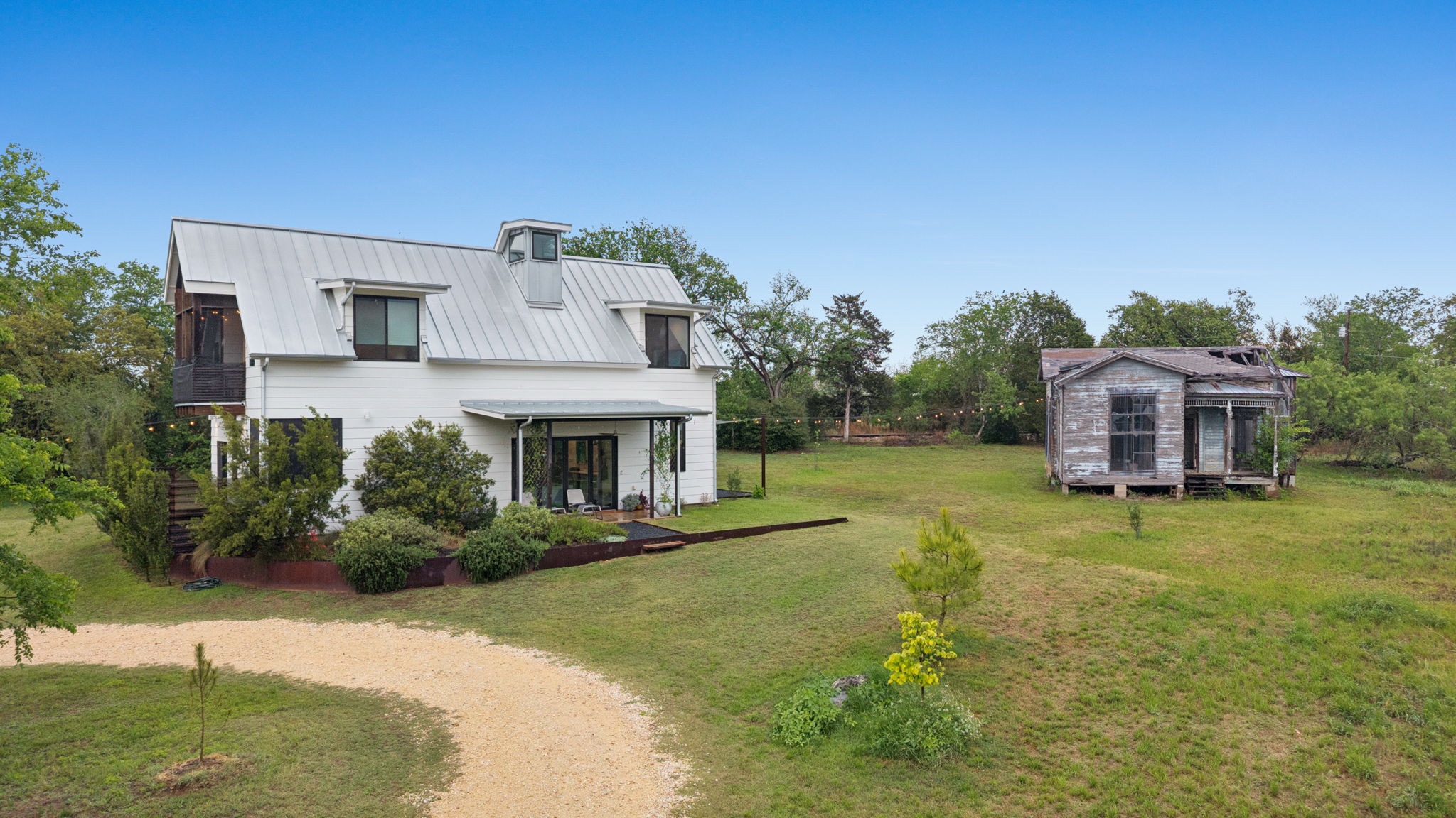main property photo 34