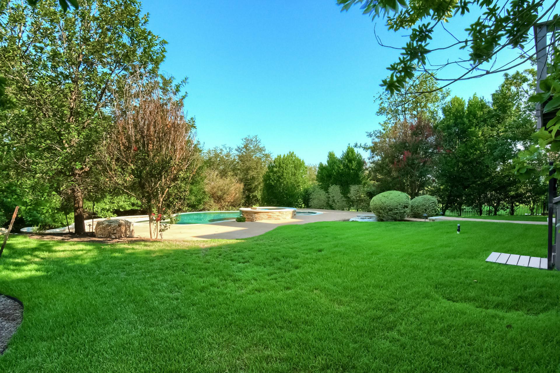 main property photo 34