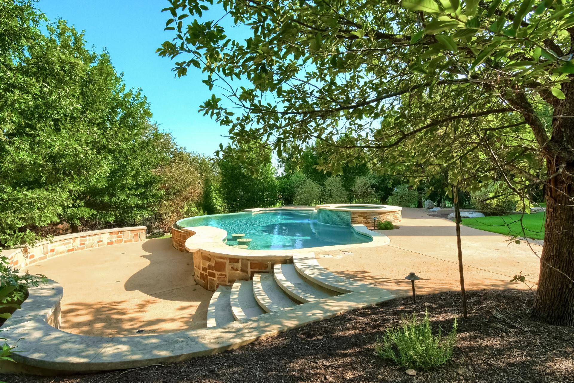 main property photo 36
