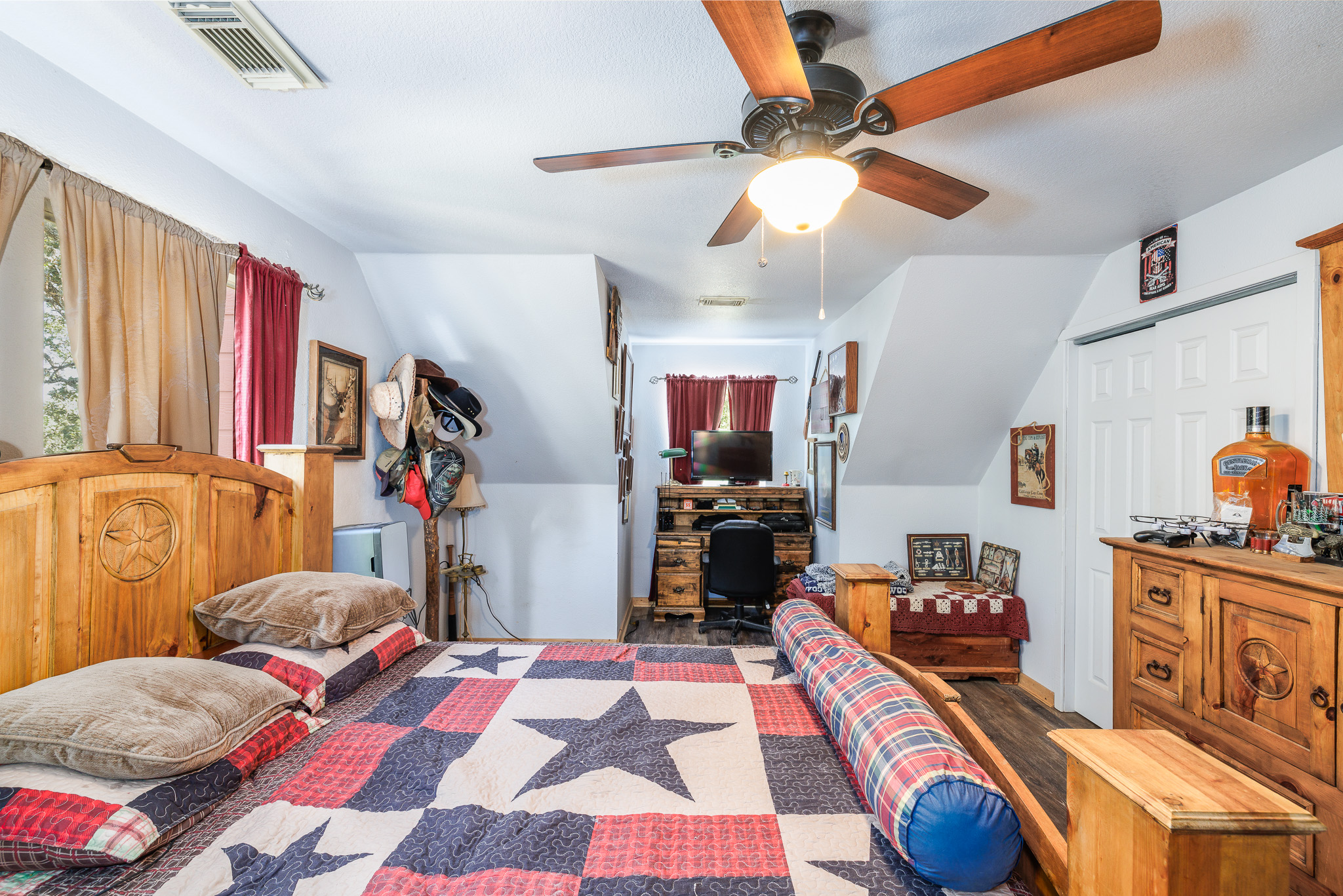 main property photo 17