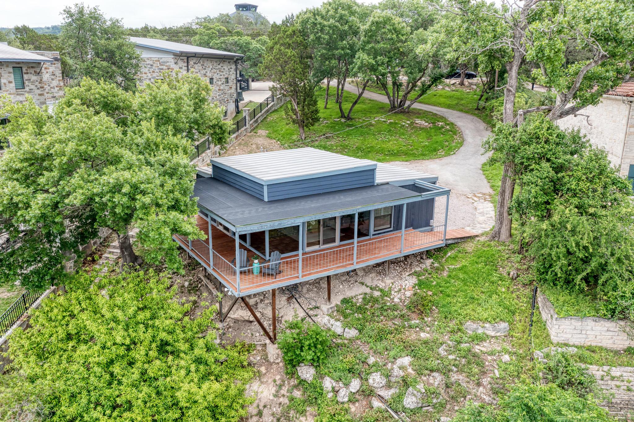 main property photo 28