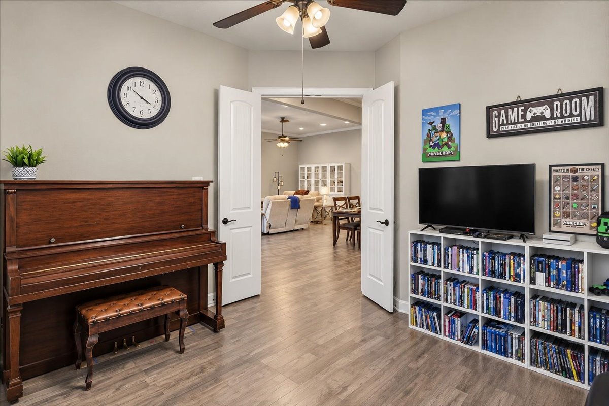main property photo 24