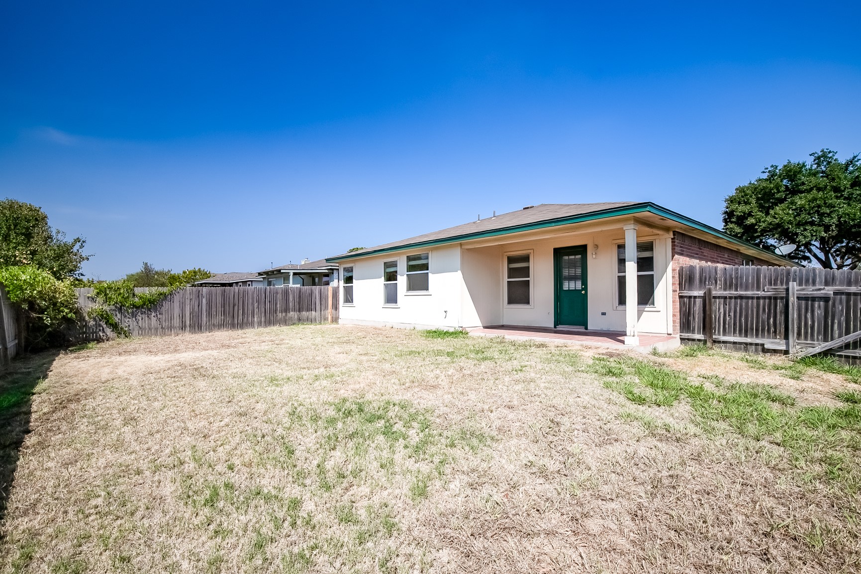 main property photo 28