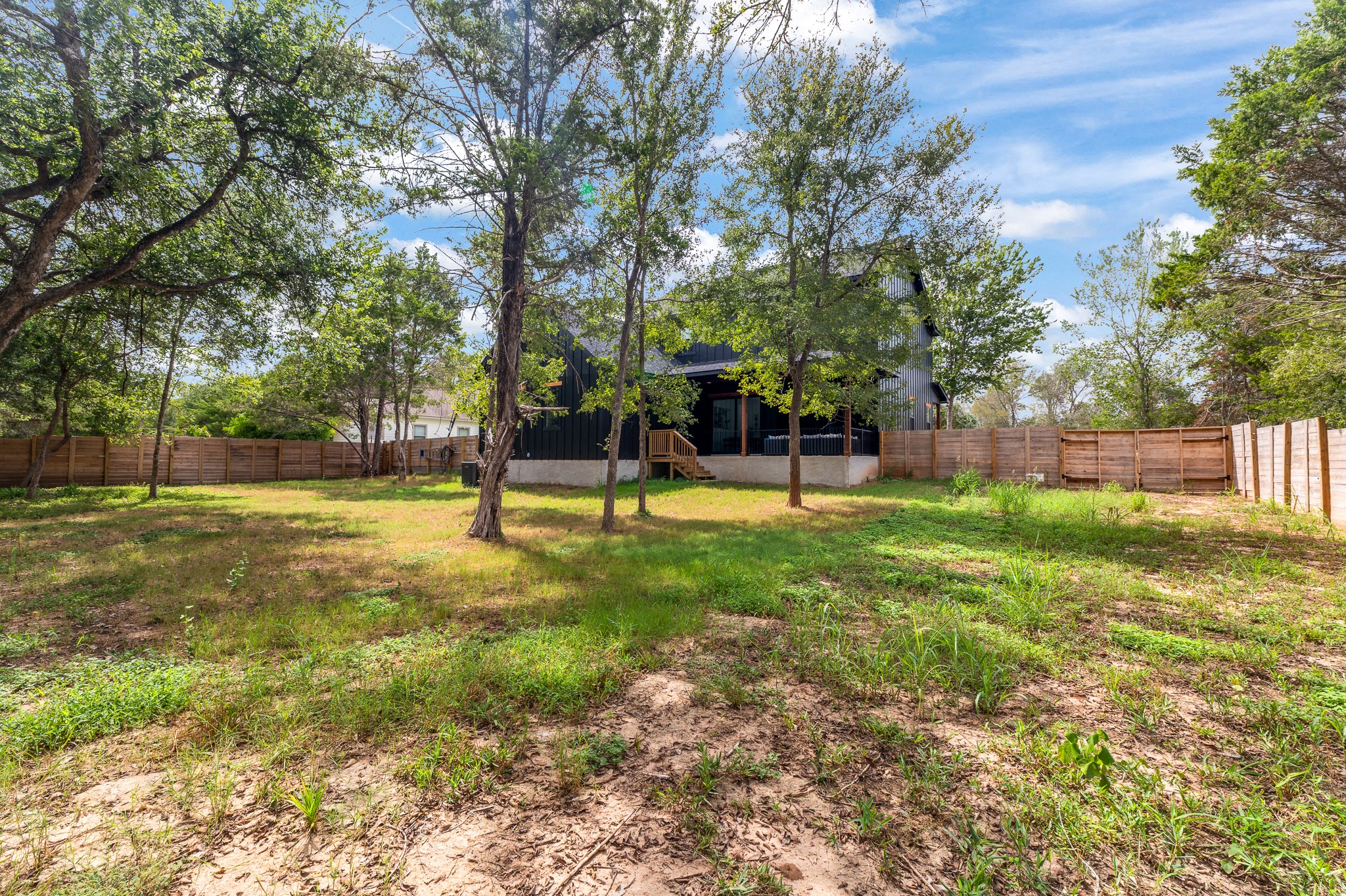 main property photo 33