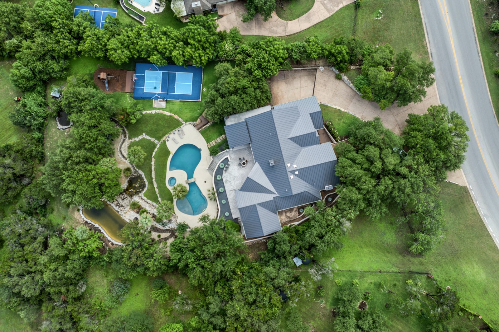 main property photo 38
