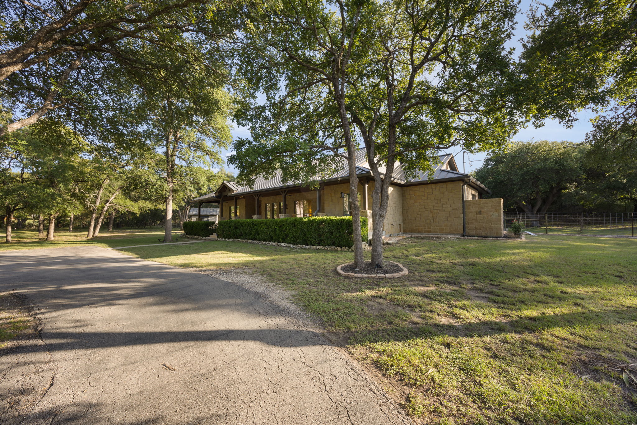 main property photo 31