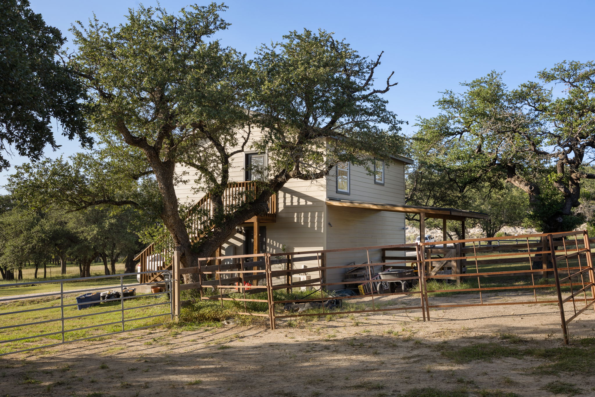 main property photo 32