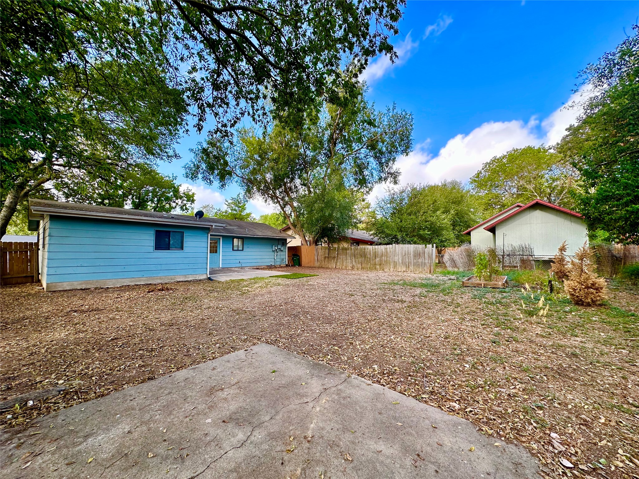main property photo 22