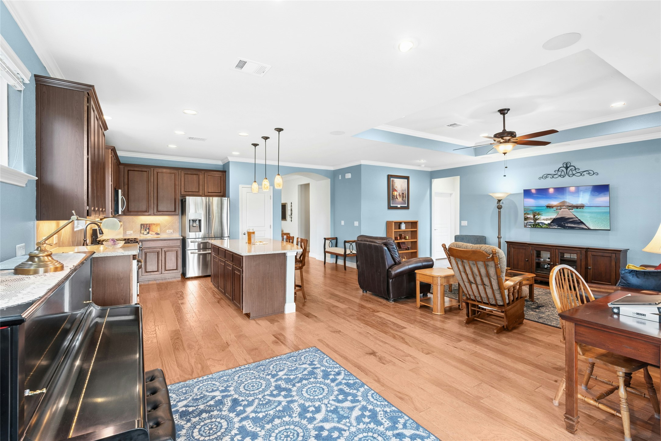 main property photo 6
