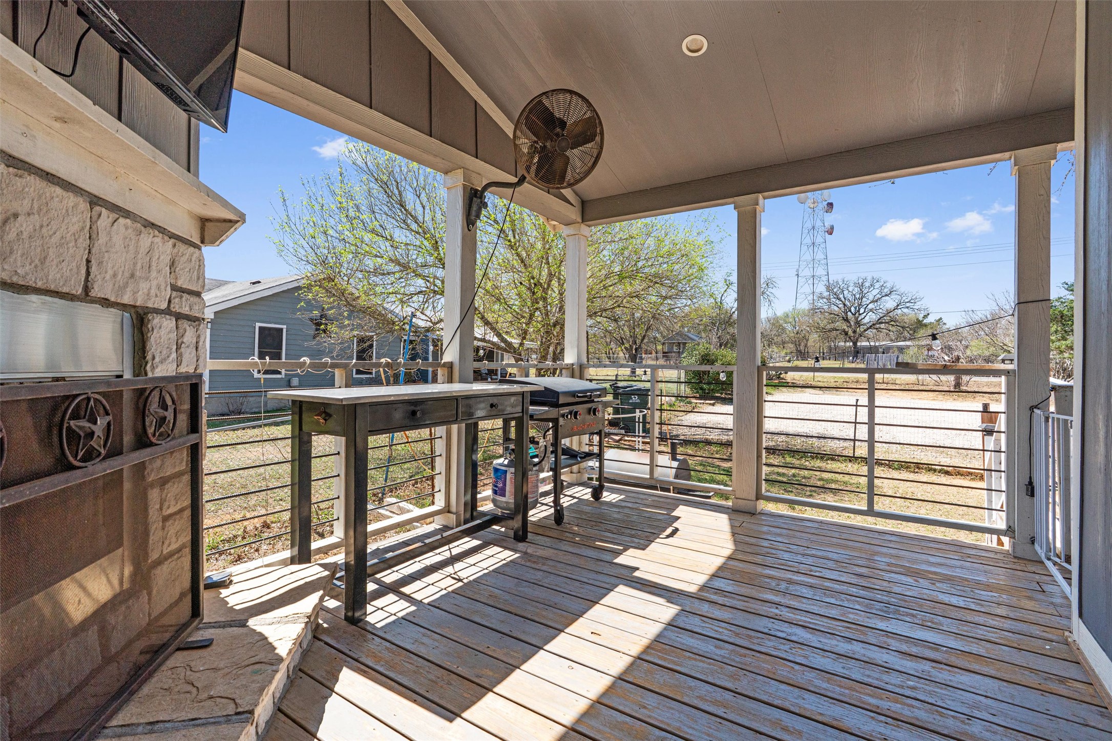 main property photo 27