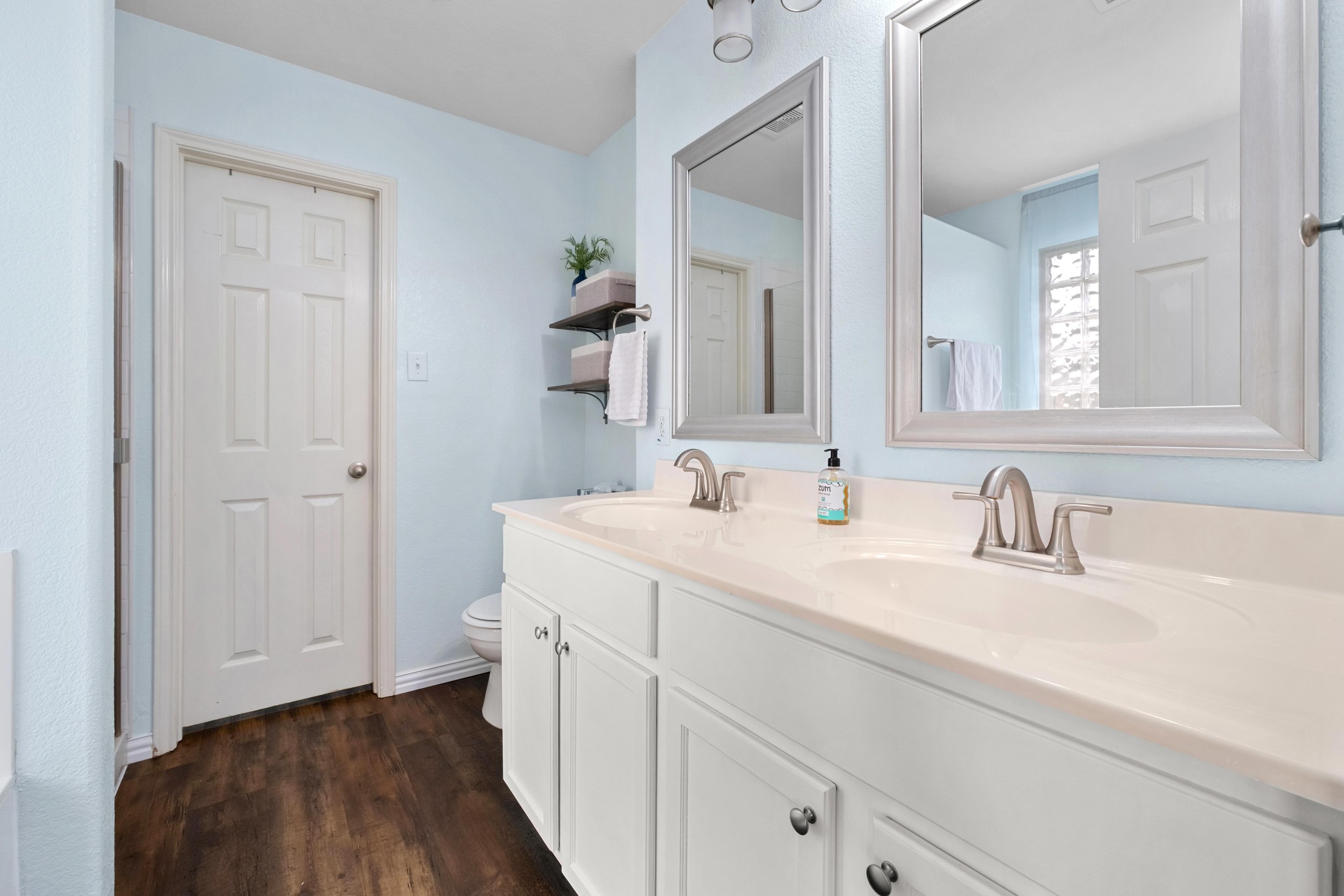 main property photo 23