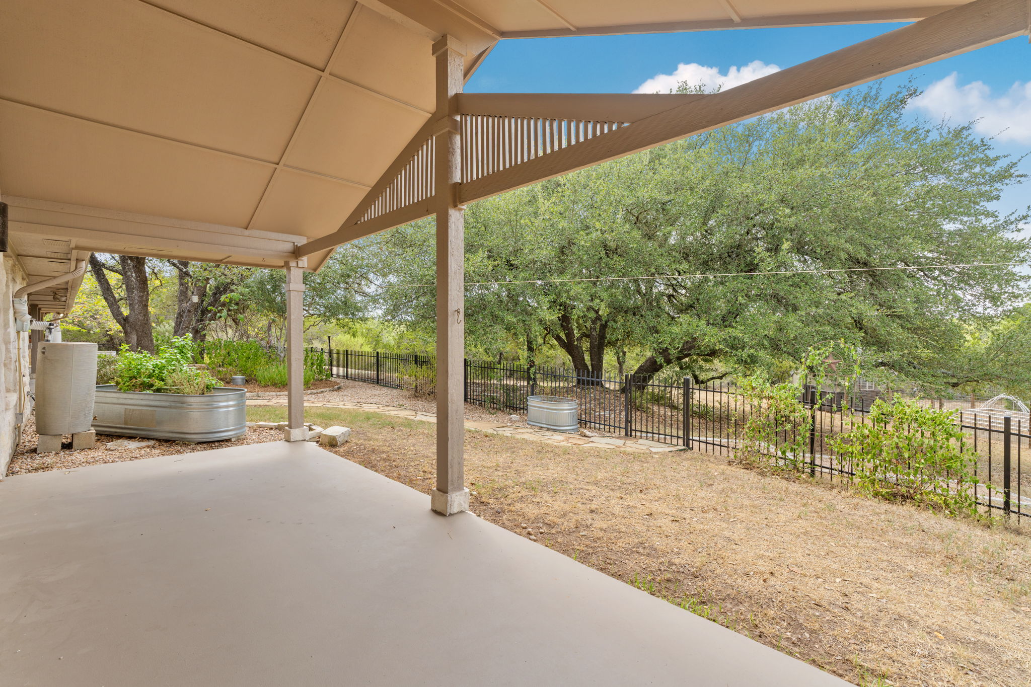 main property photo 24