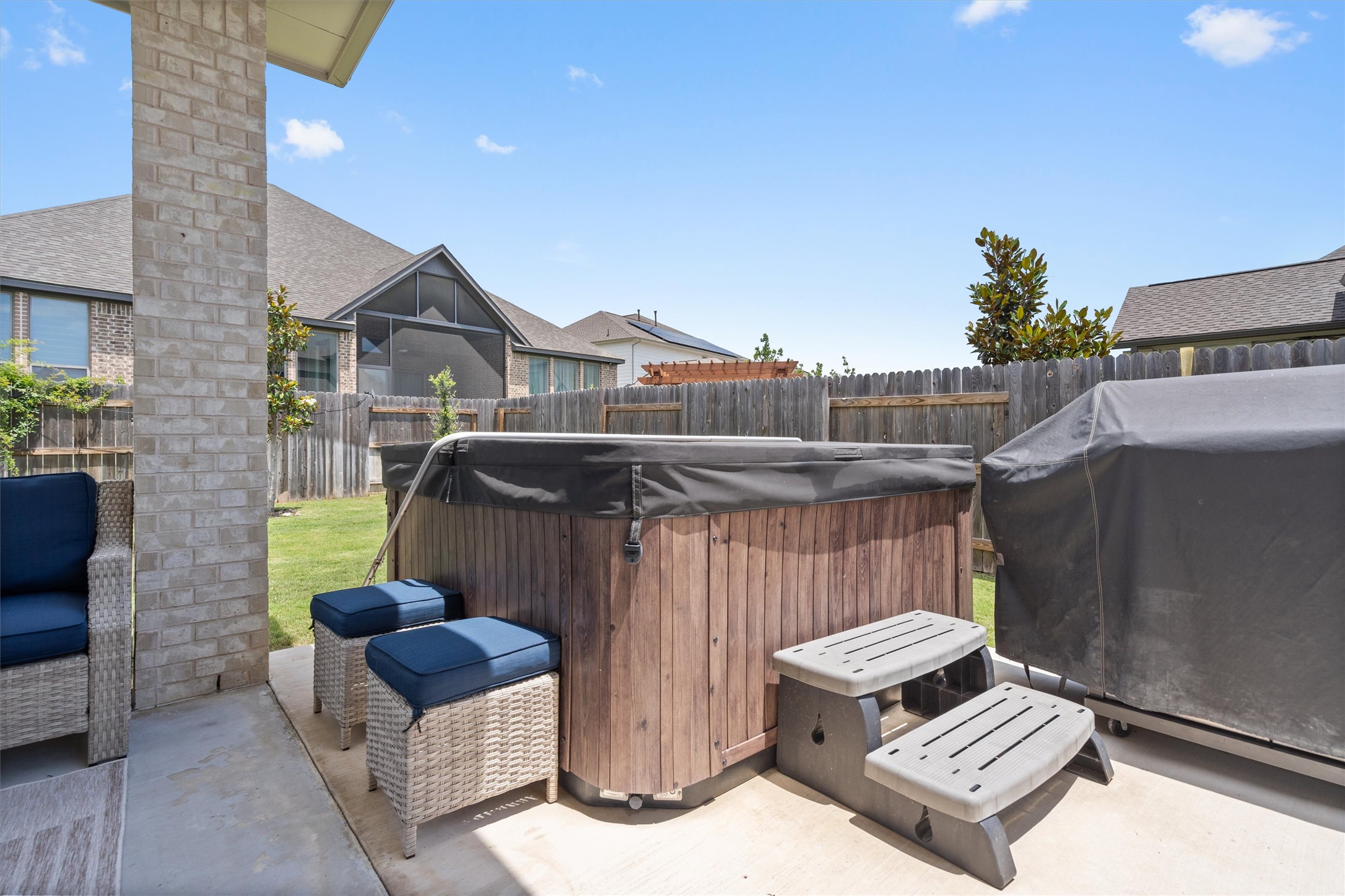 main property photo 33