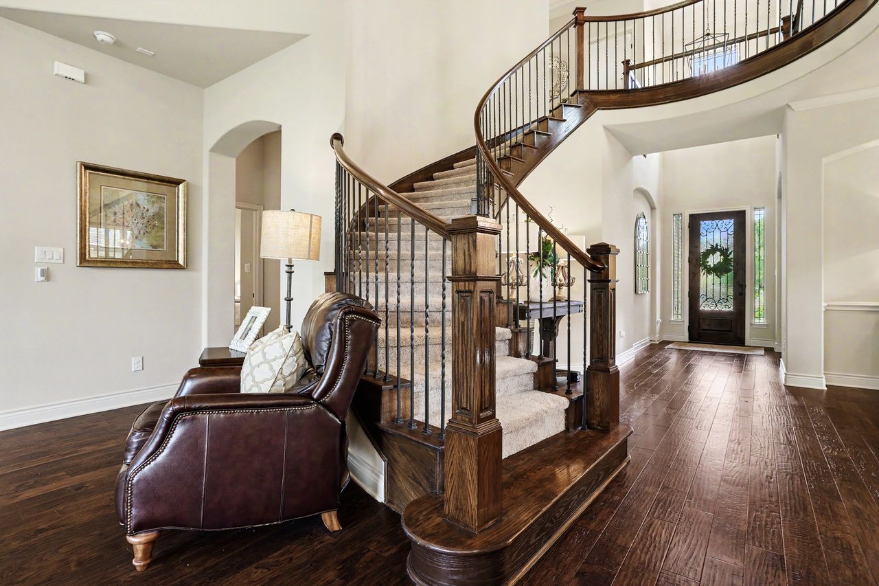 main property photo 6