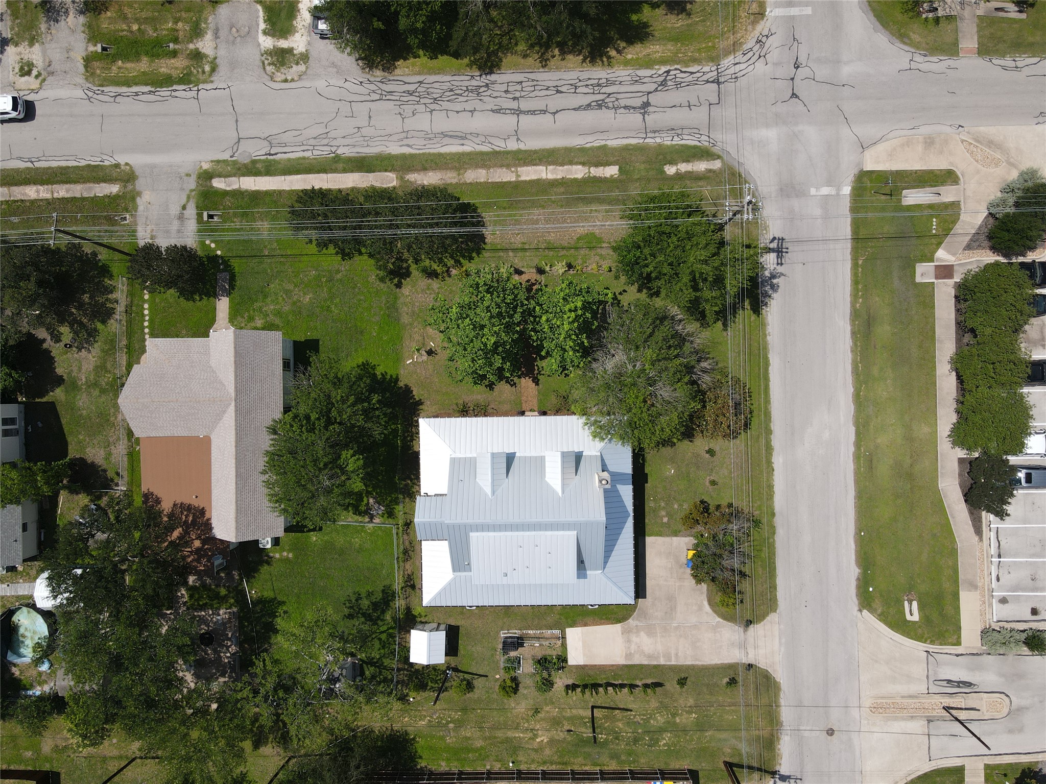 main property photo 35