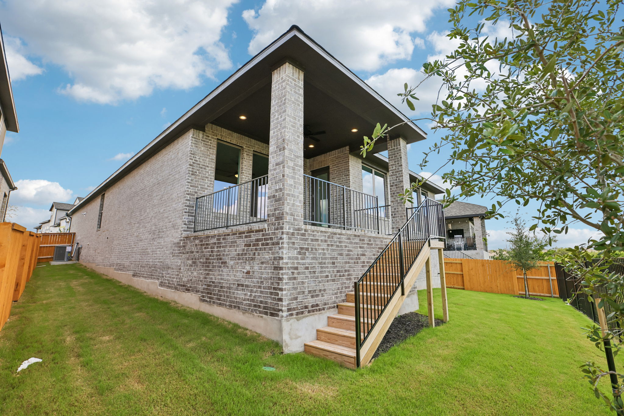 main property photo 37