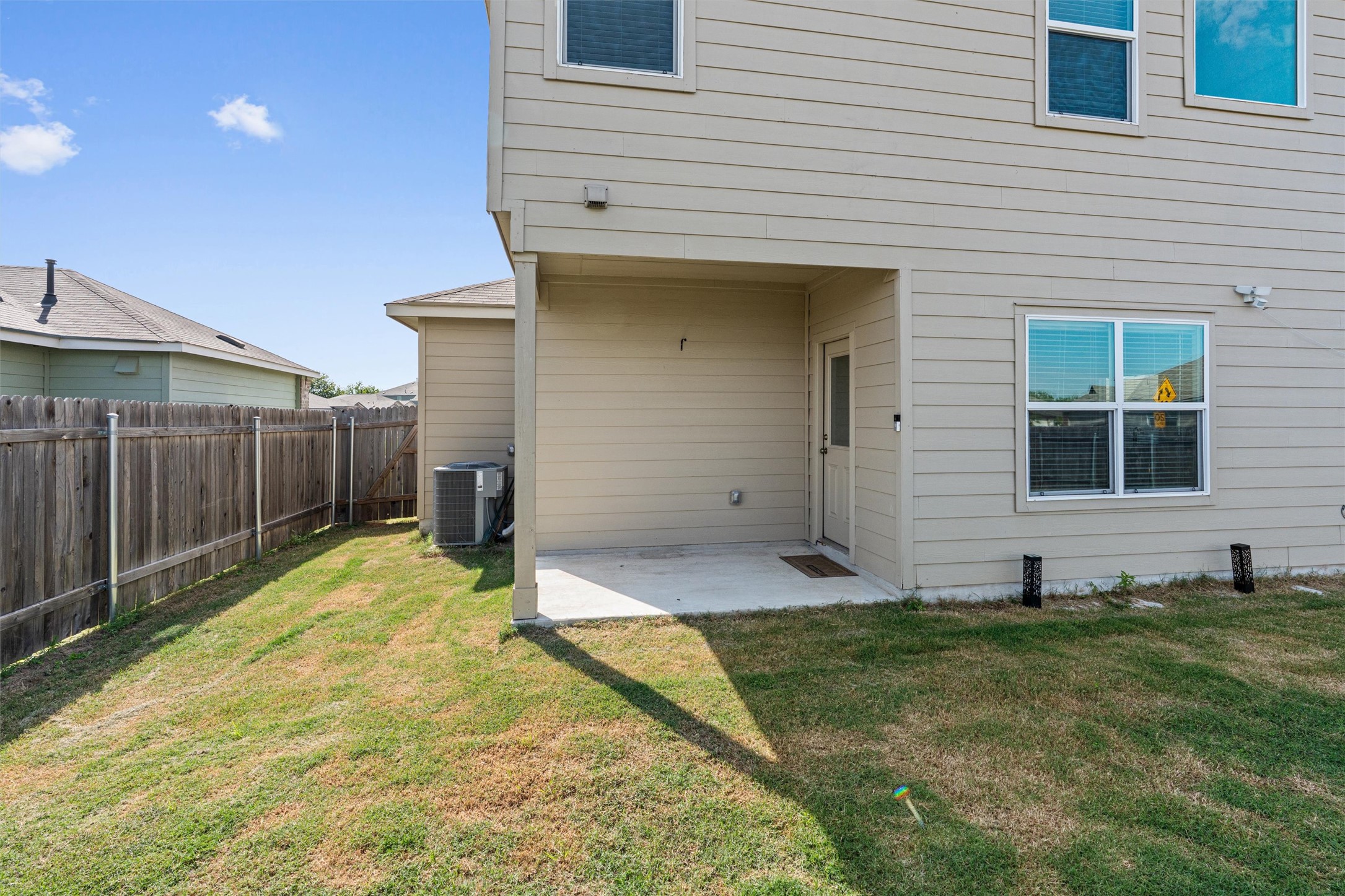 main property photo 28