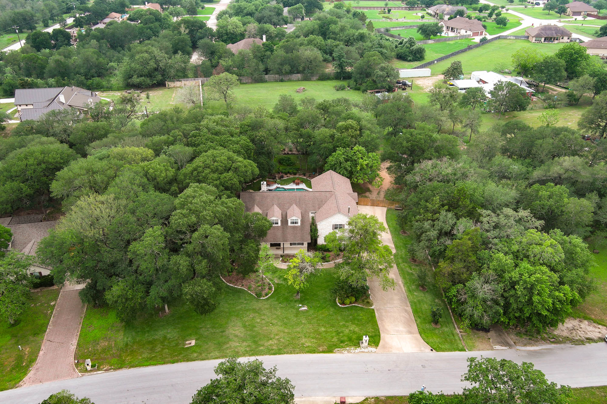 main property photo 36