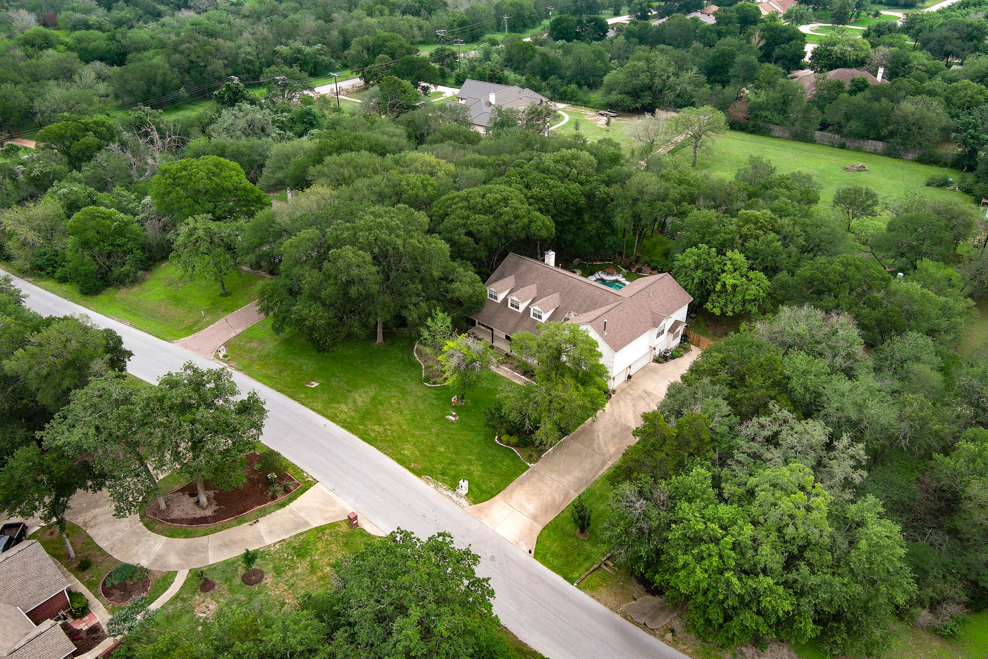 main property photo 38