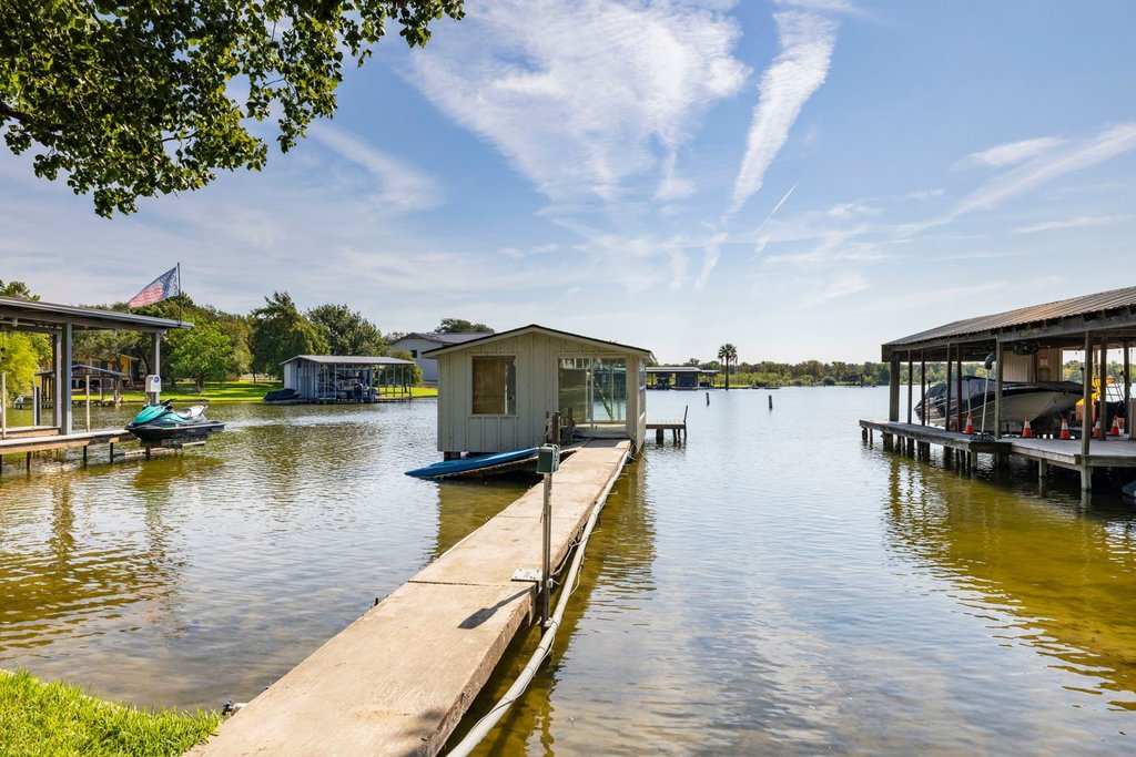 main property photo 30
