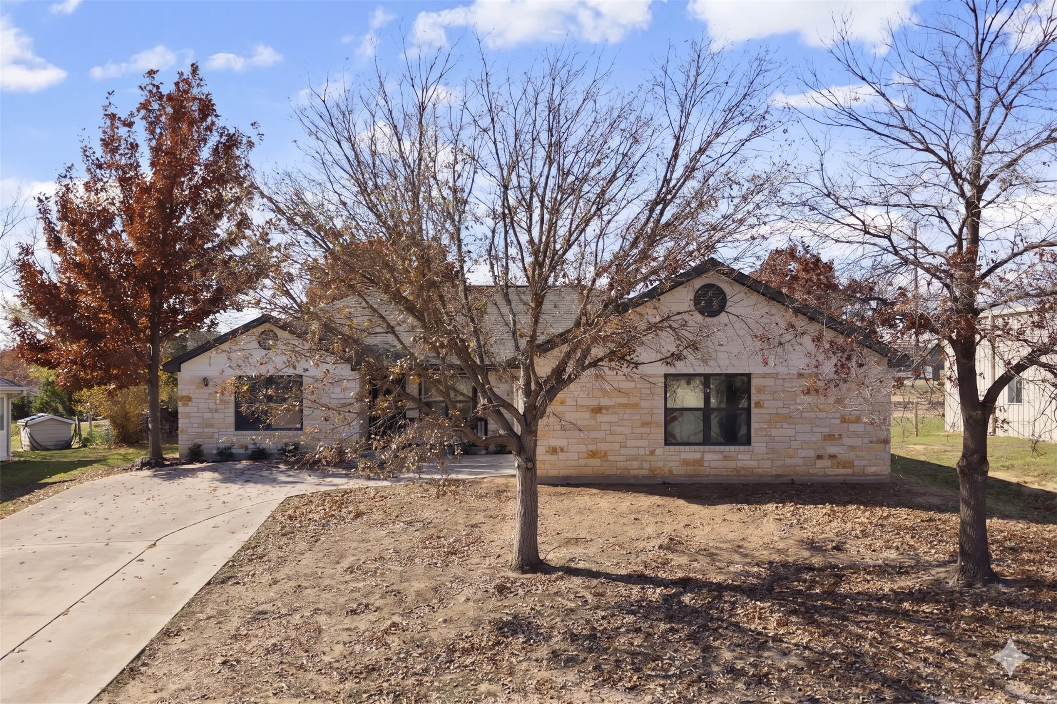 main property photo 23