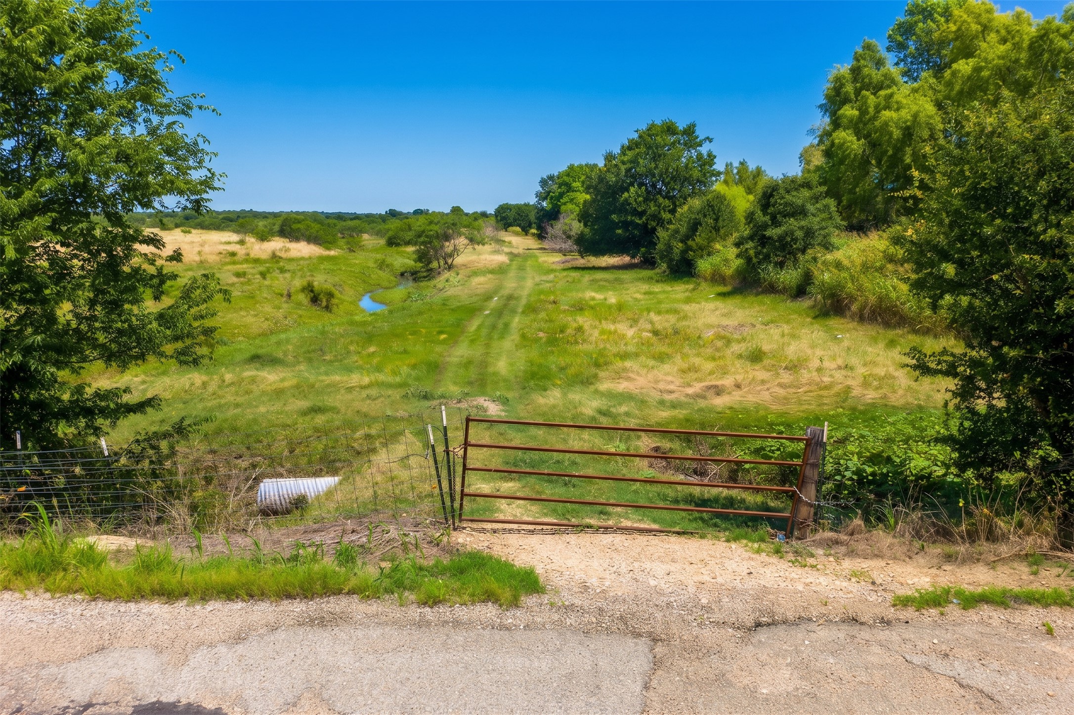 main property photo 2