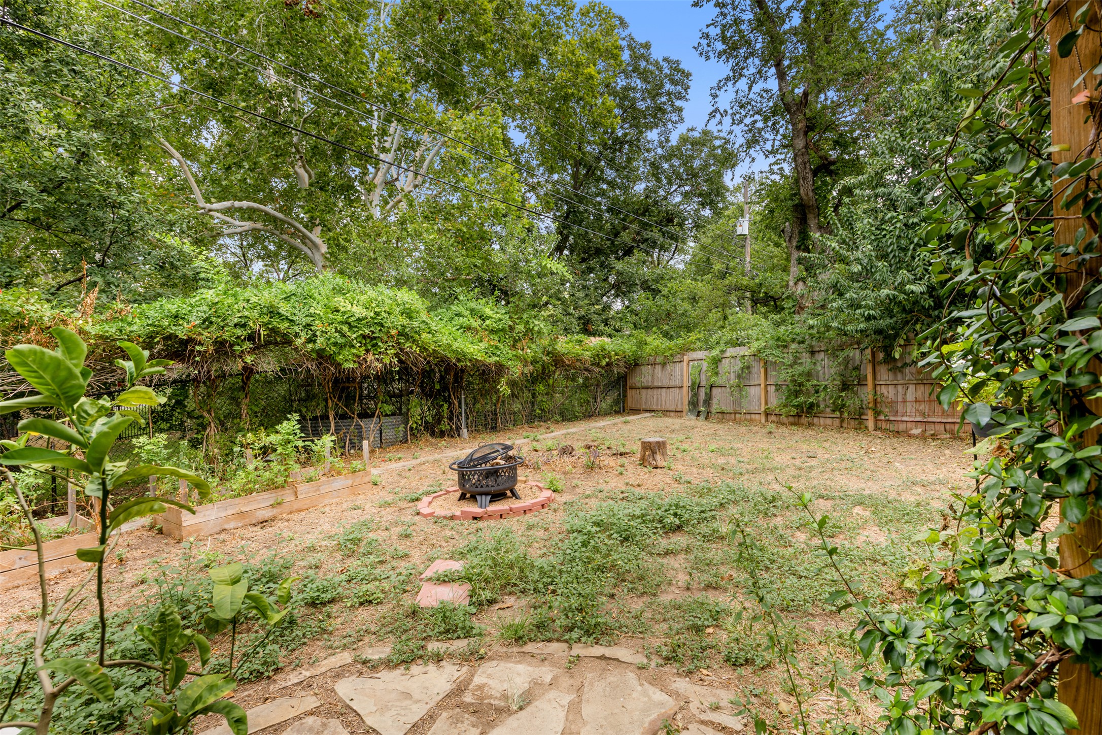 main property photo 20