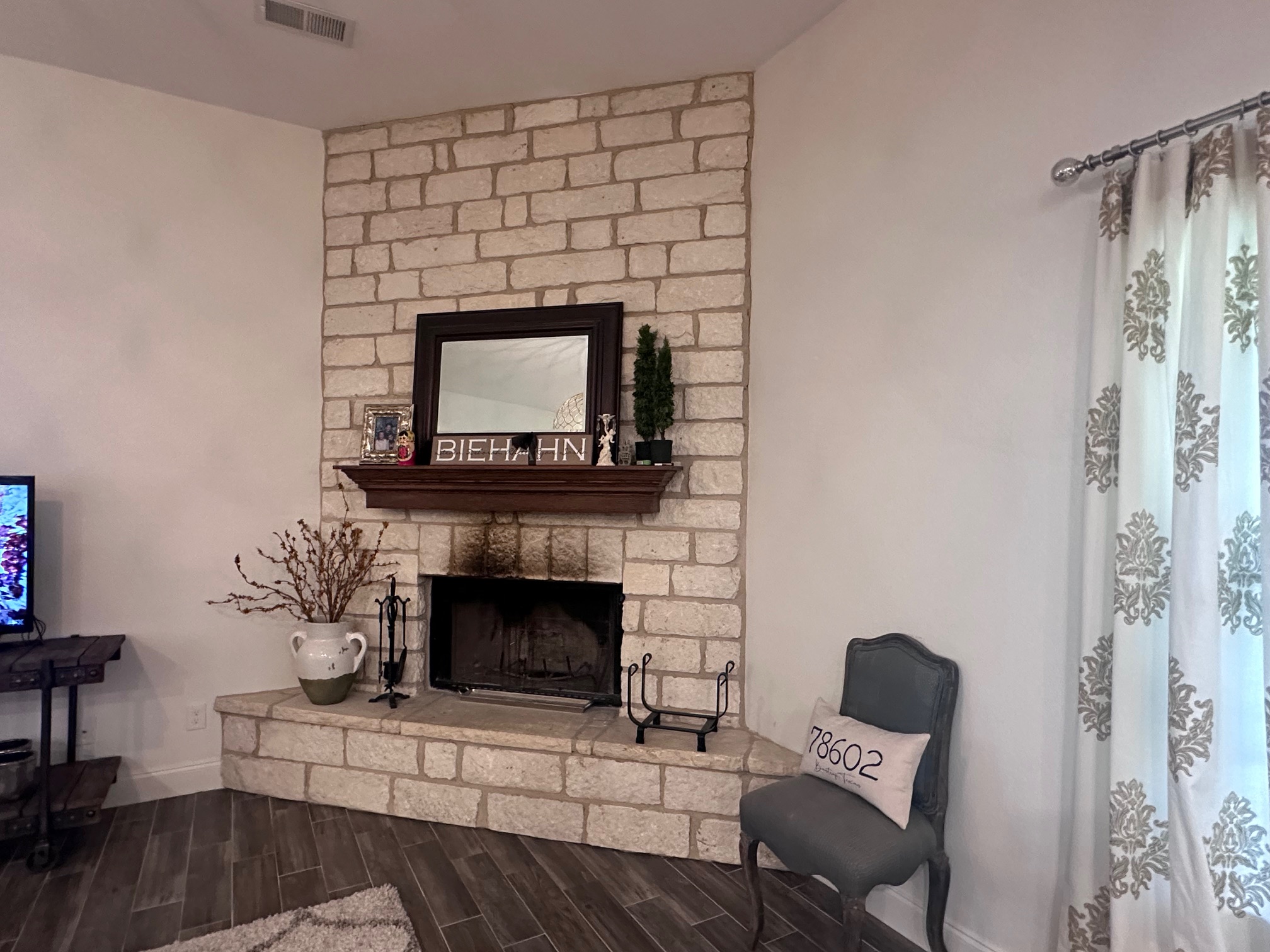 main property photo 7