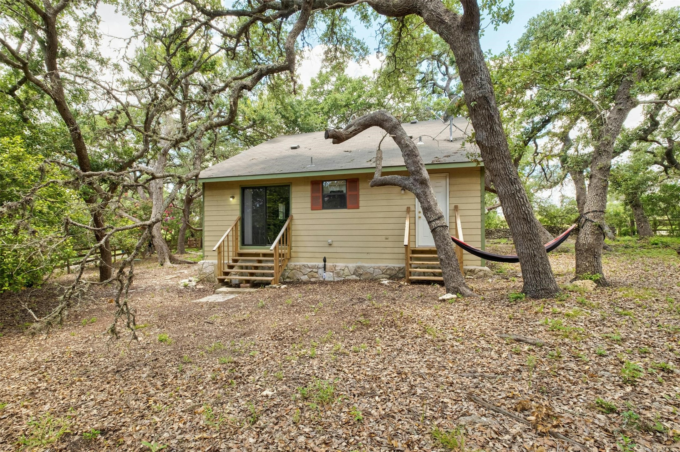 main property photo 27
