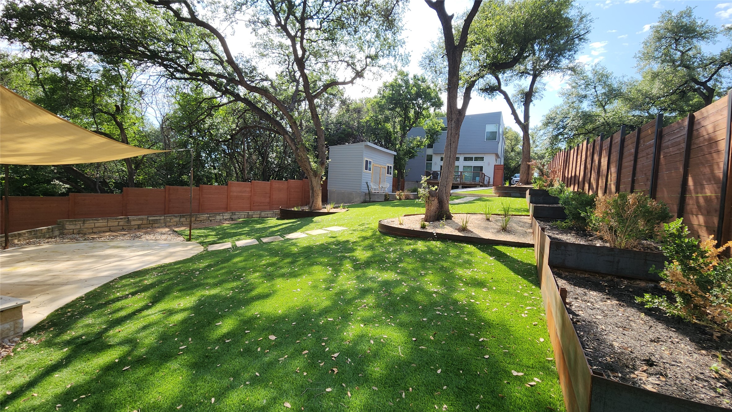 main property photo 32