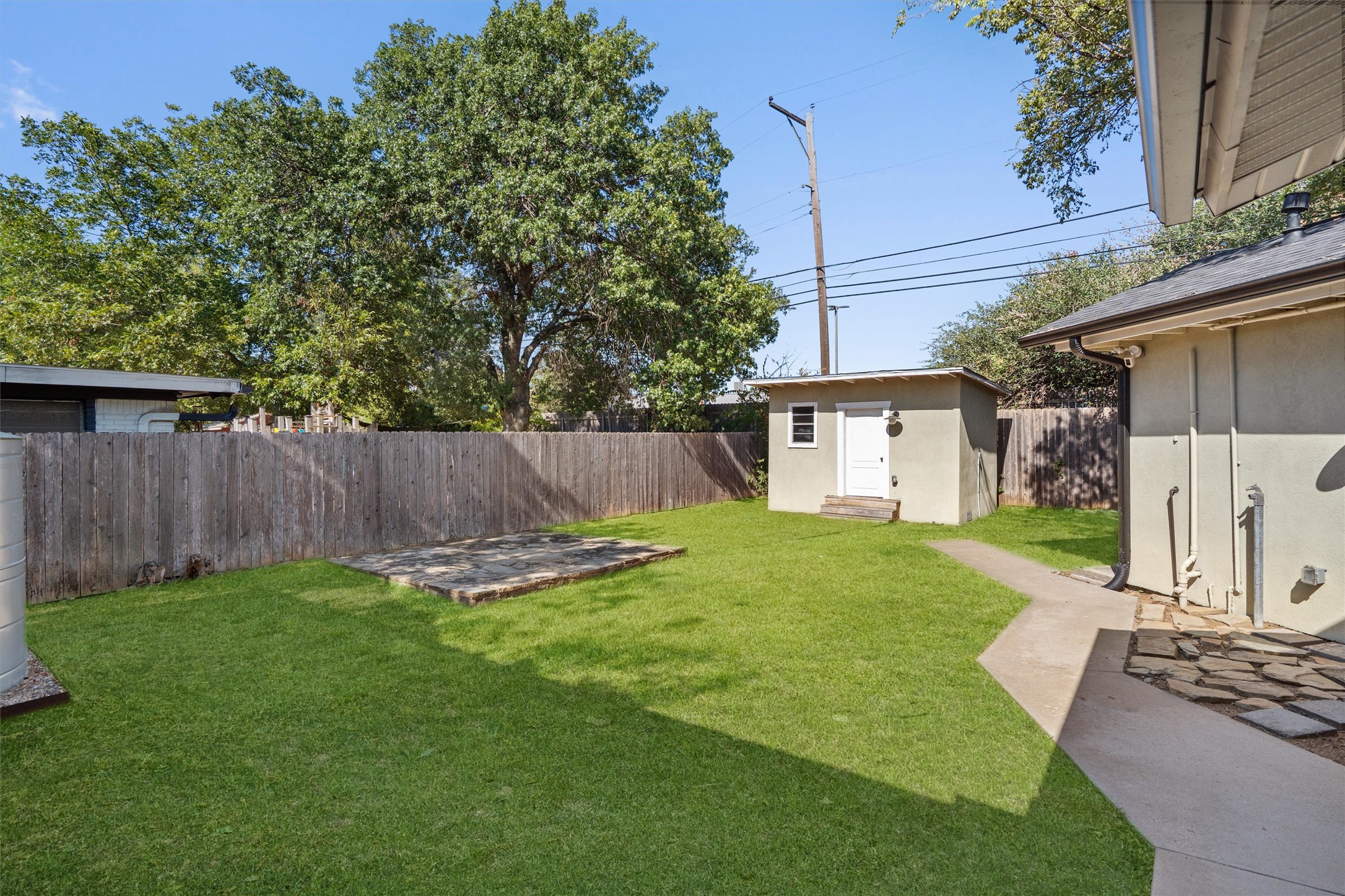 main property photo 31