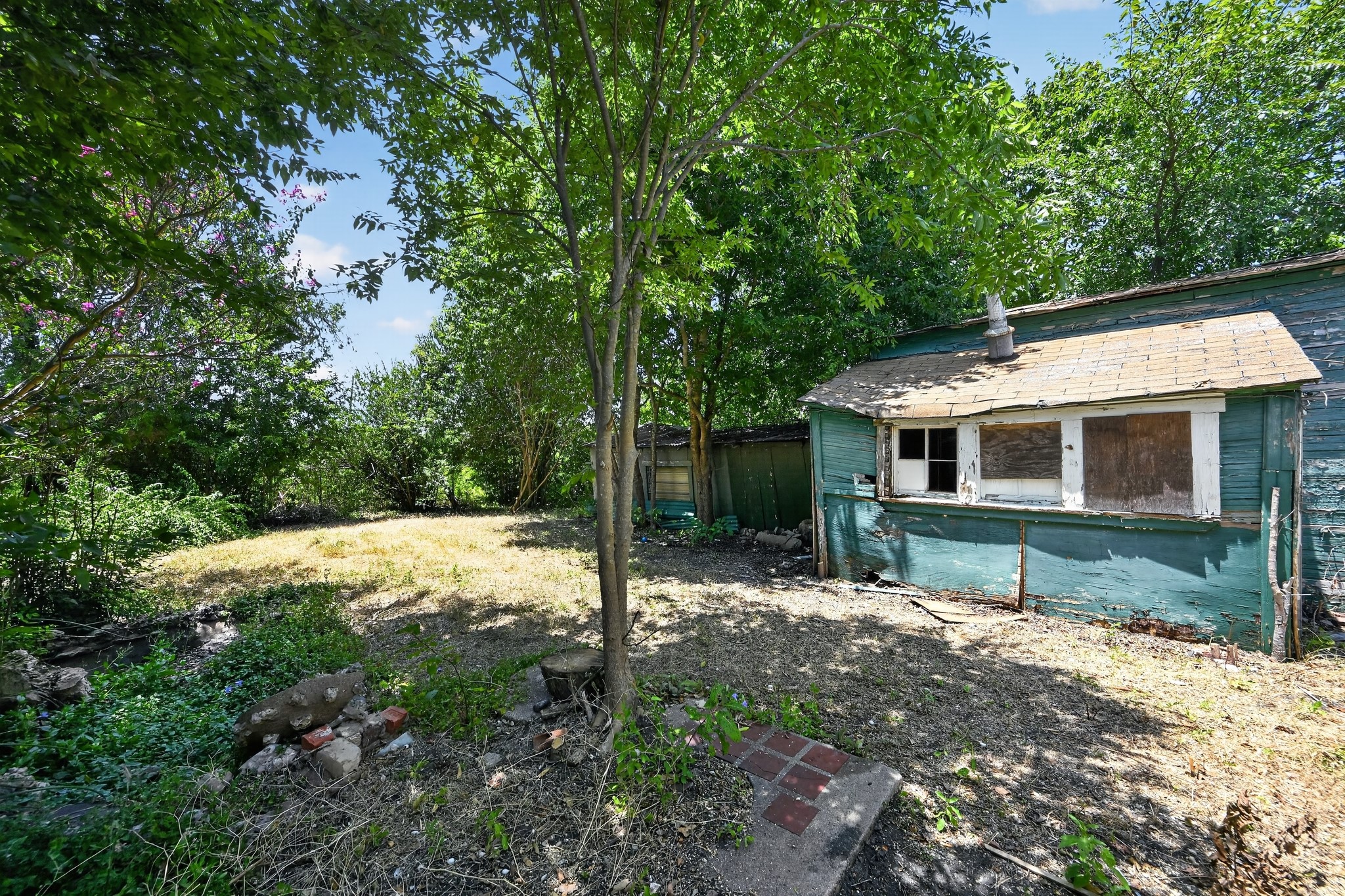 main property photo 39