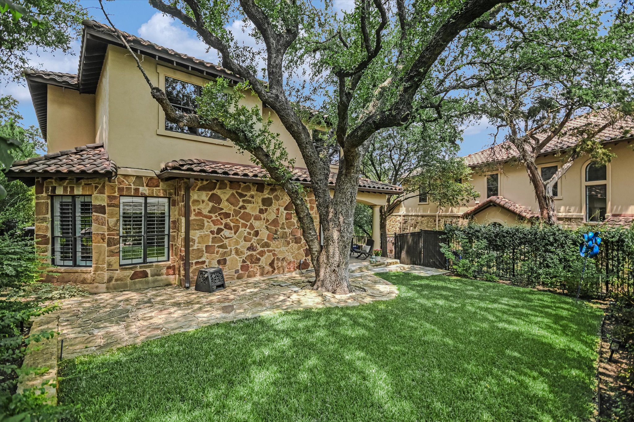 main property photo 20