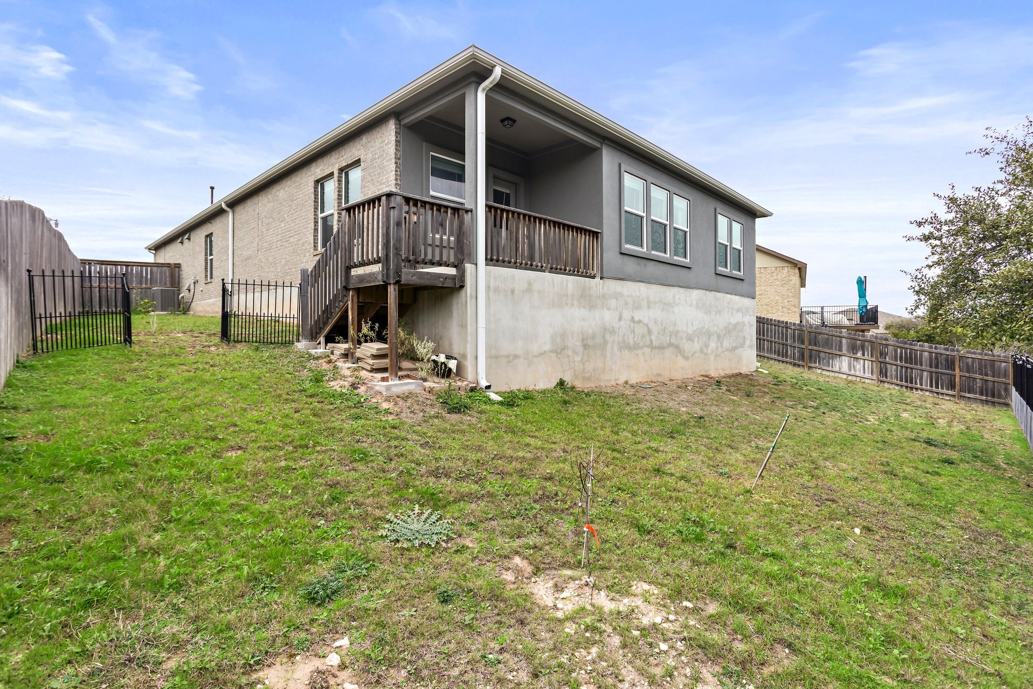 main property photo 22