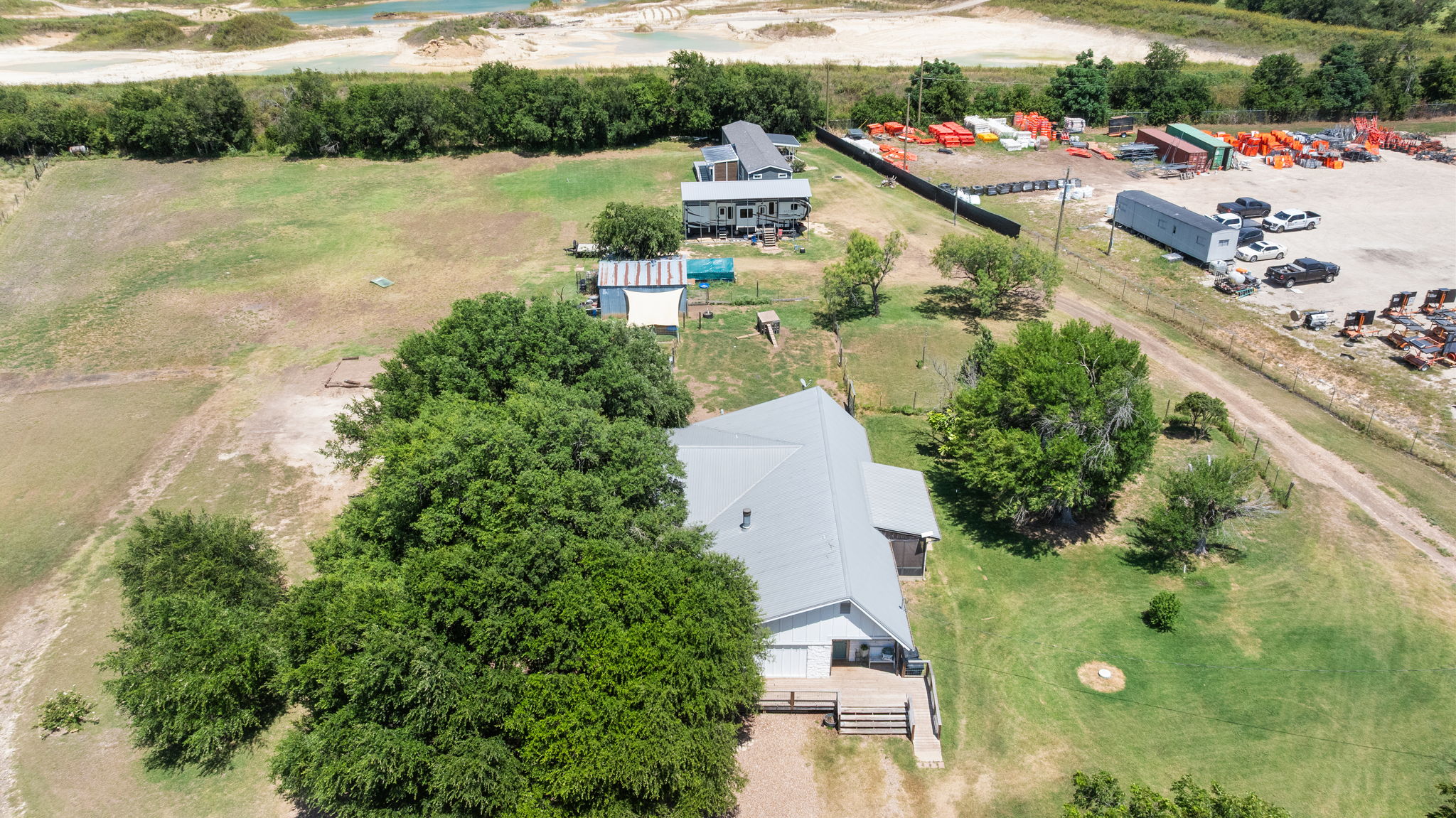 main property photo 25