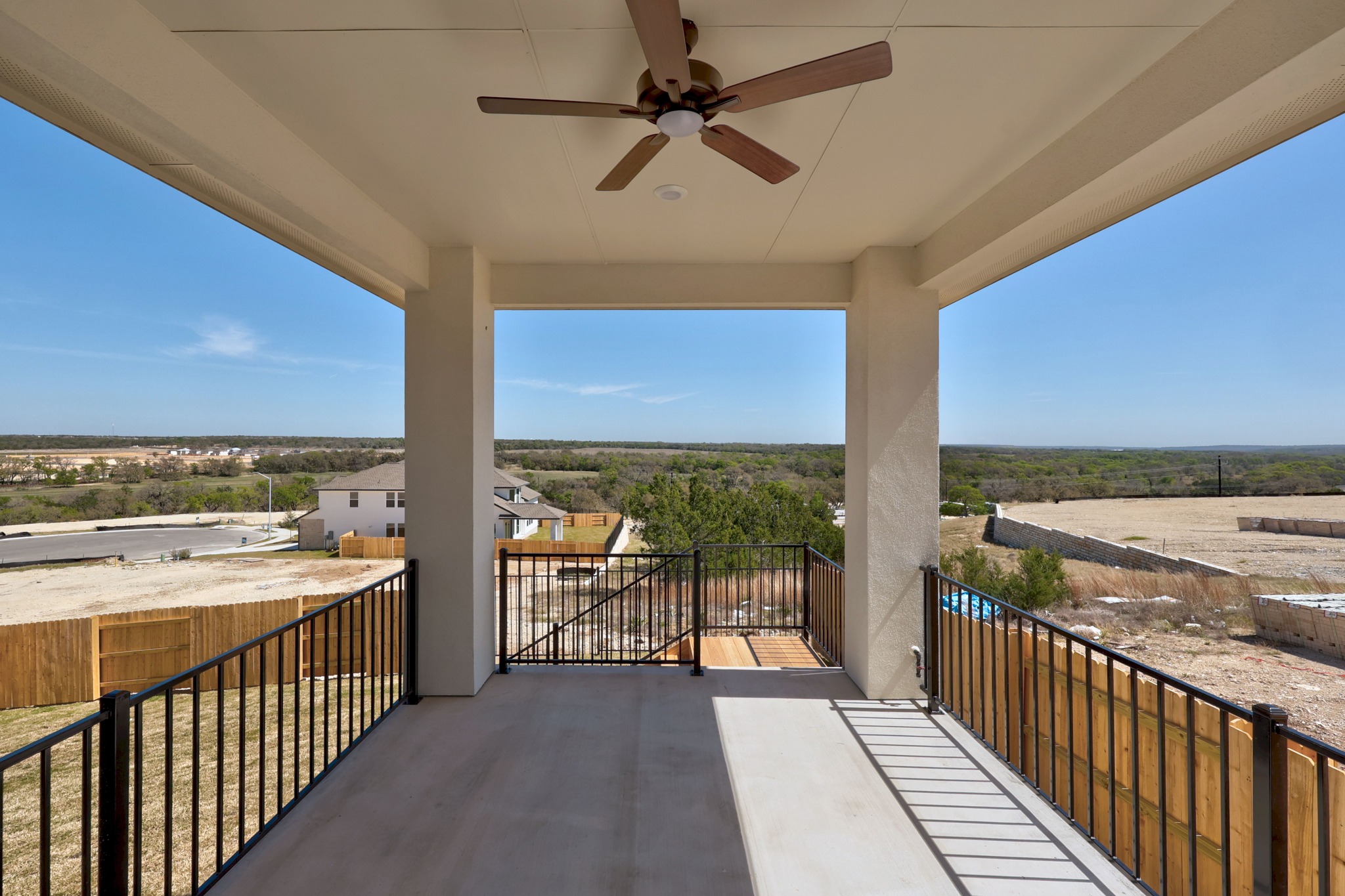 main property photo 30