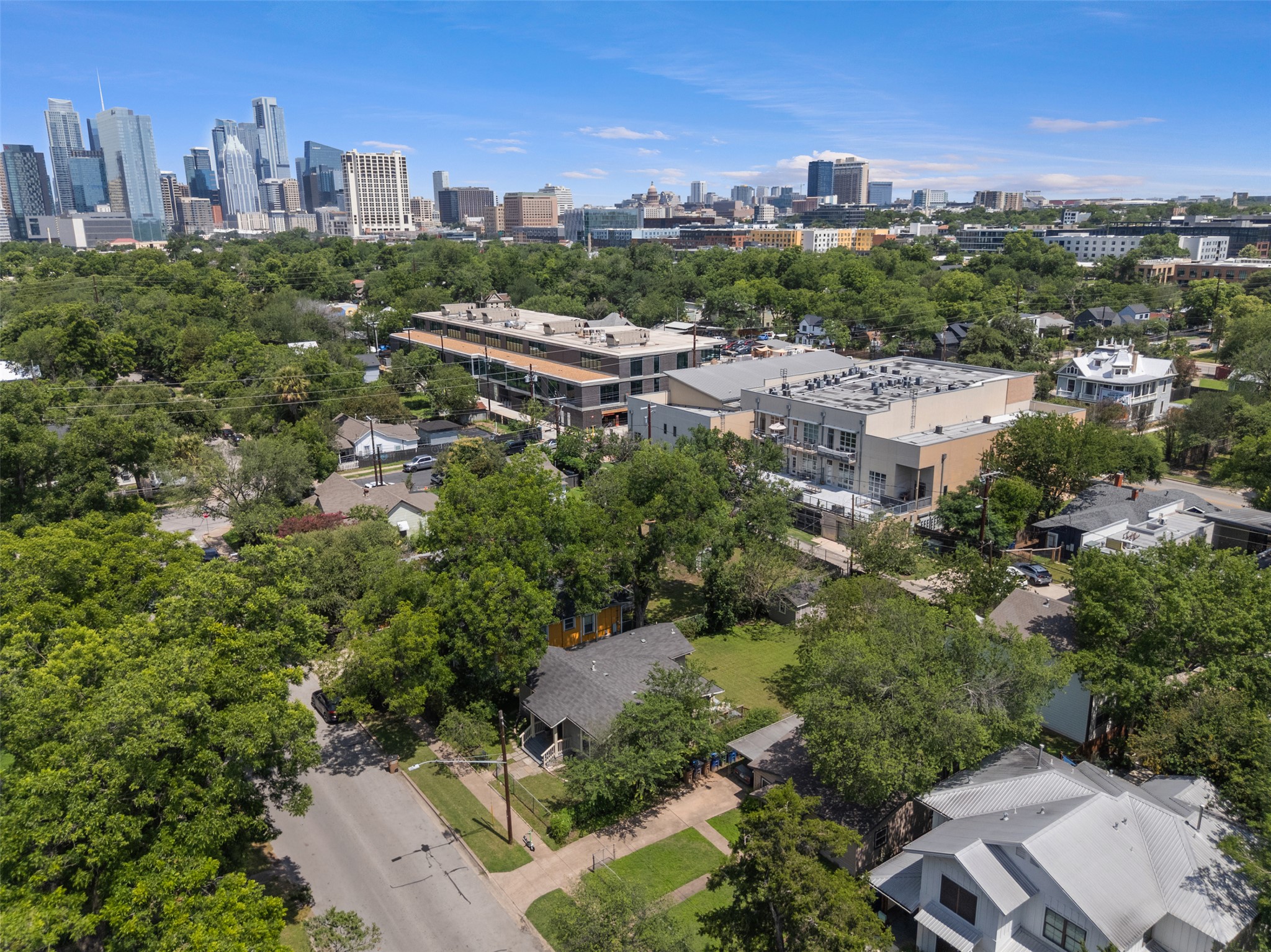 main property photo 10