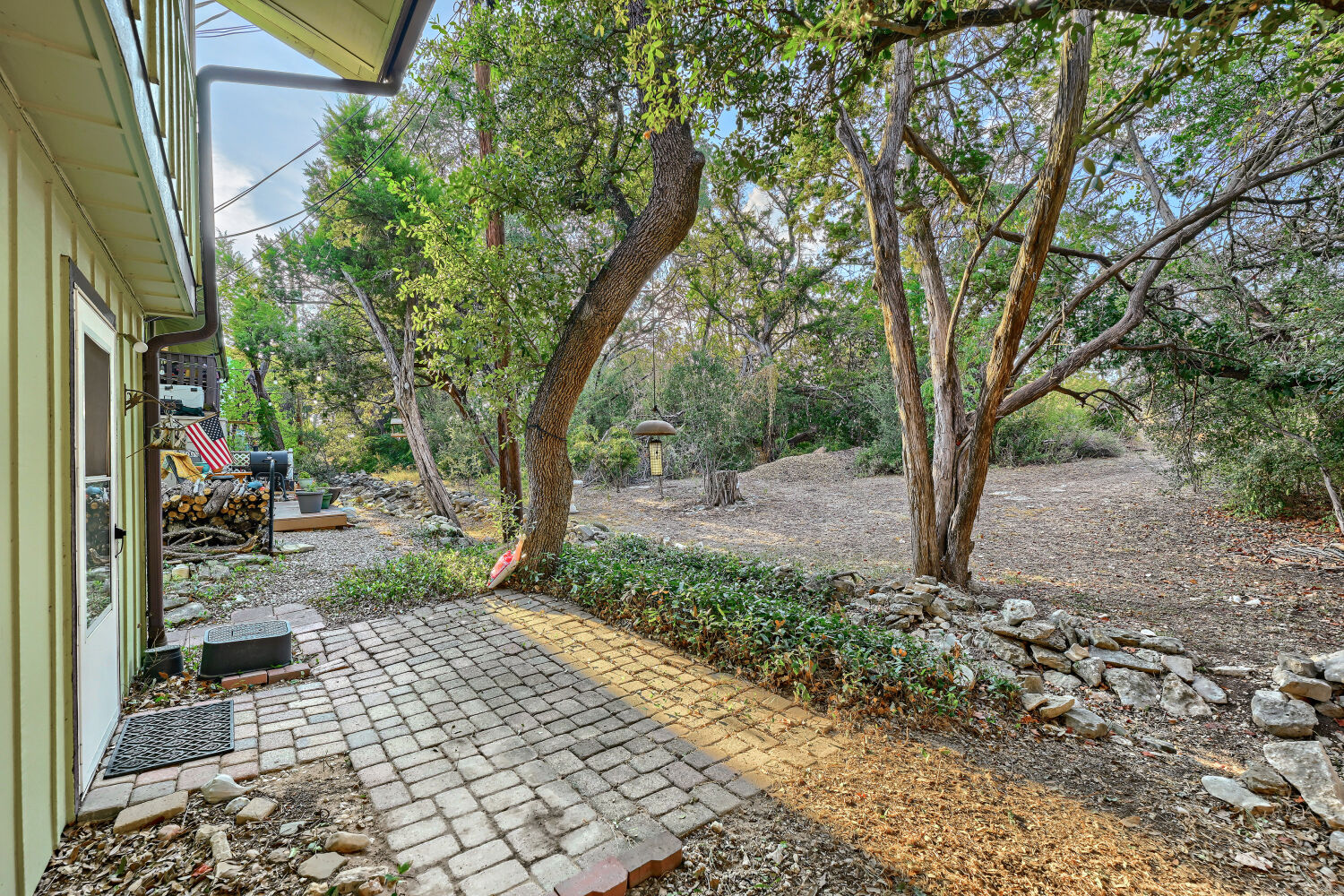 main property photo 23