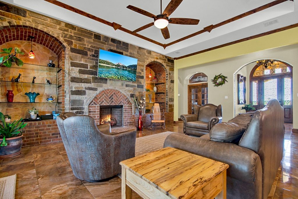 main property photo 10