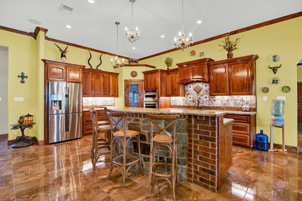 main property photo 11