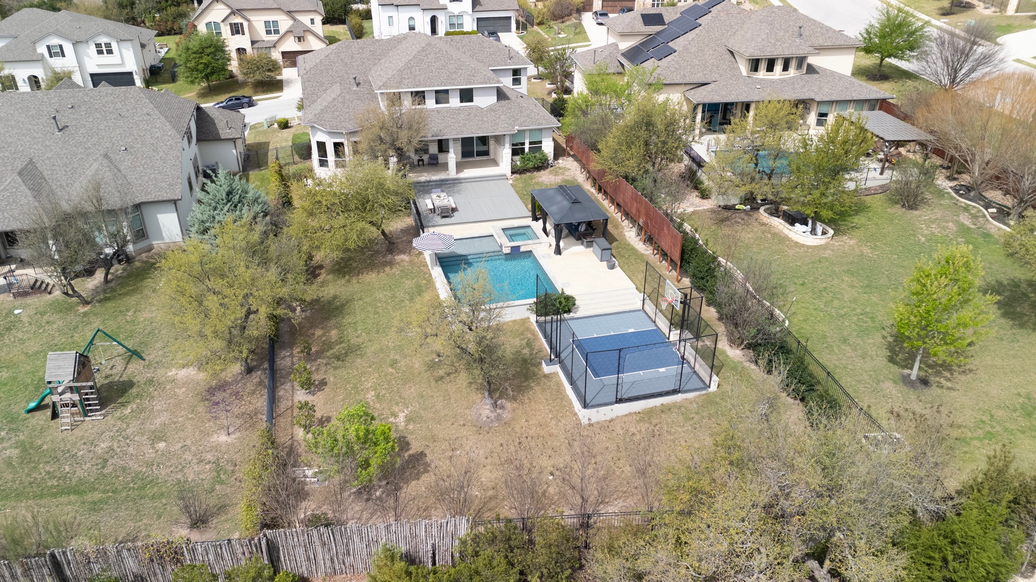 main property photo 37