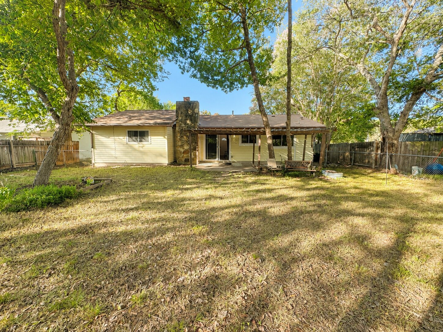 main property photo 23