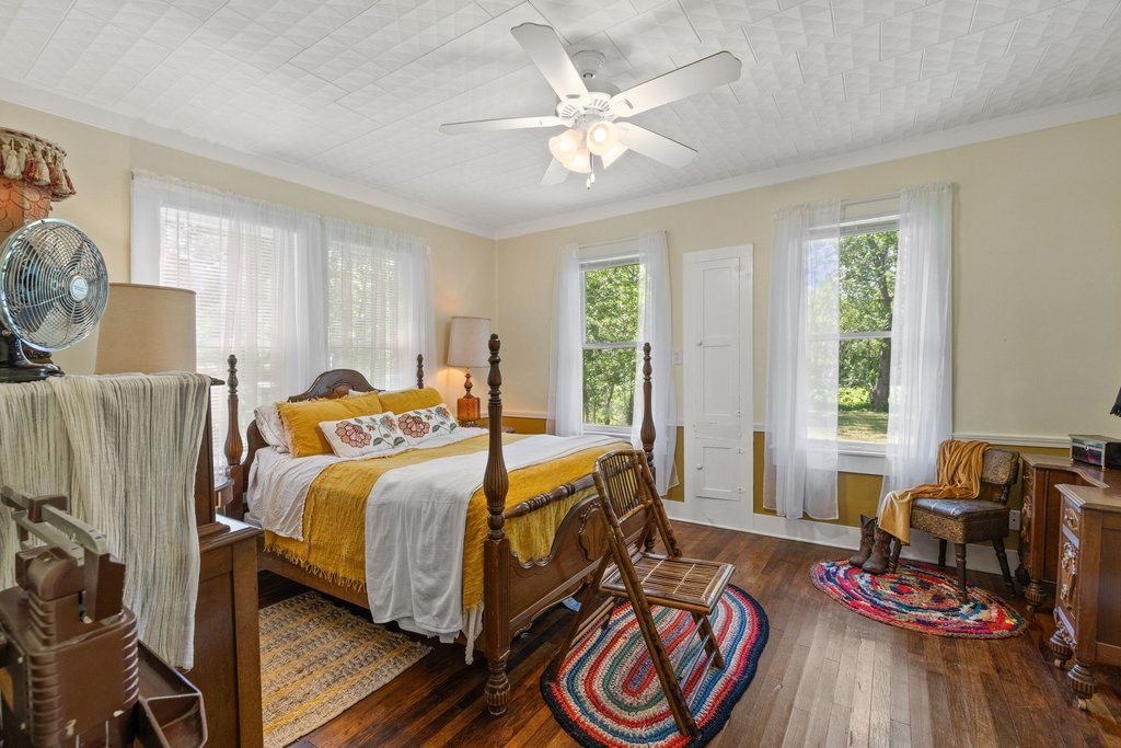 main property photo 14
