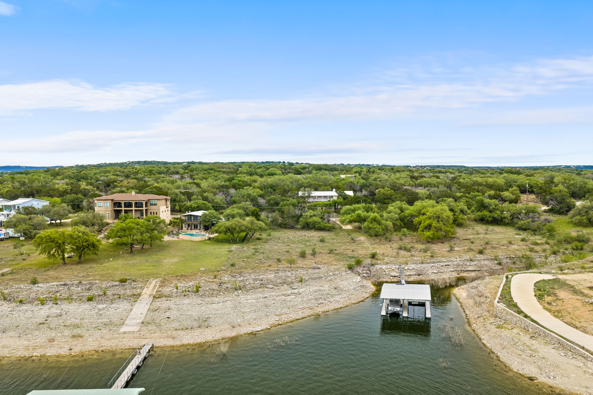 main property photo 11